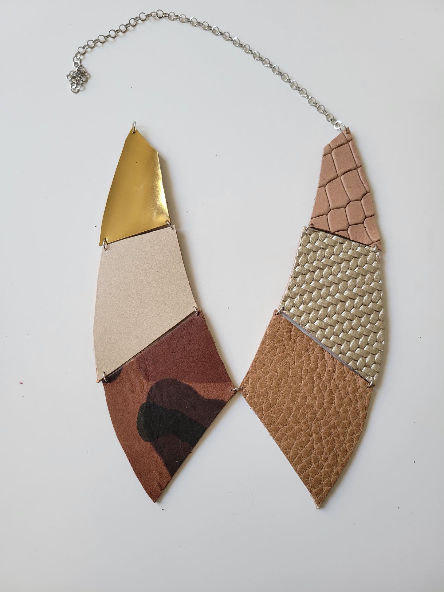 Collier faux col cuir upcyclé patchwork - Atelier Claire Zhou x 114 paris