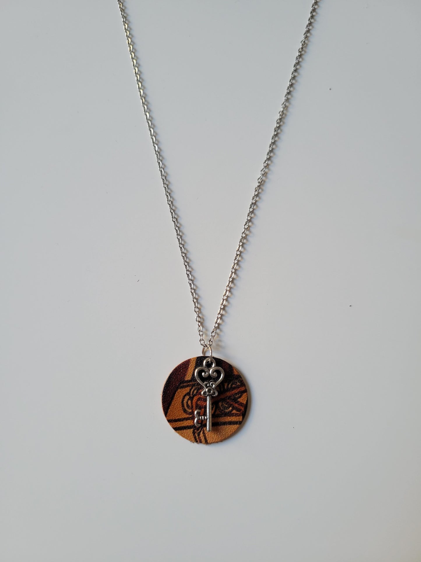 Collier cuir recyclé sequin - Atelier Claire Zhou x 114 Paris