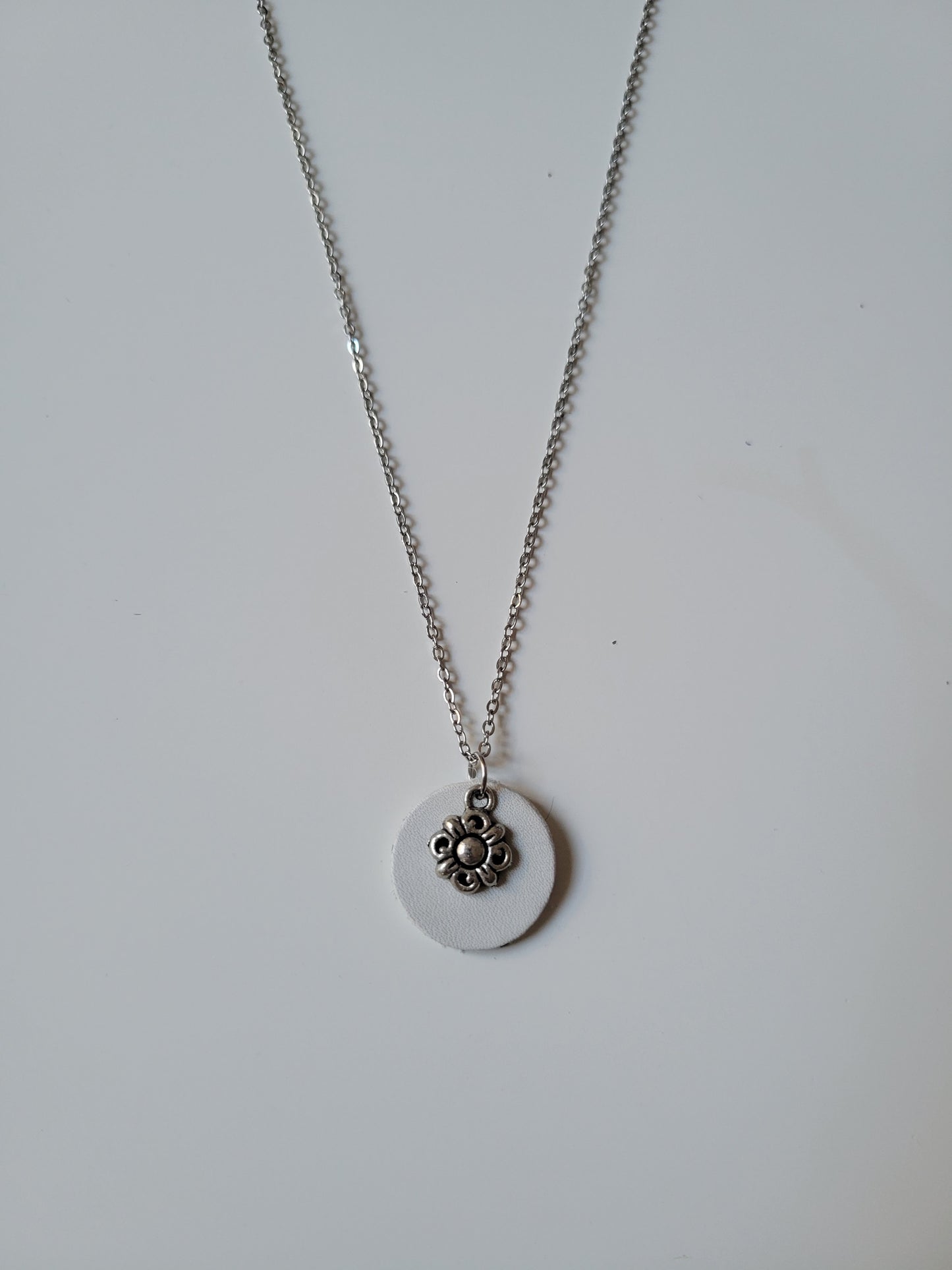 Collier cuir recyclé sequin - Atelier Claire Zhou x 114 Paris