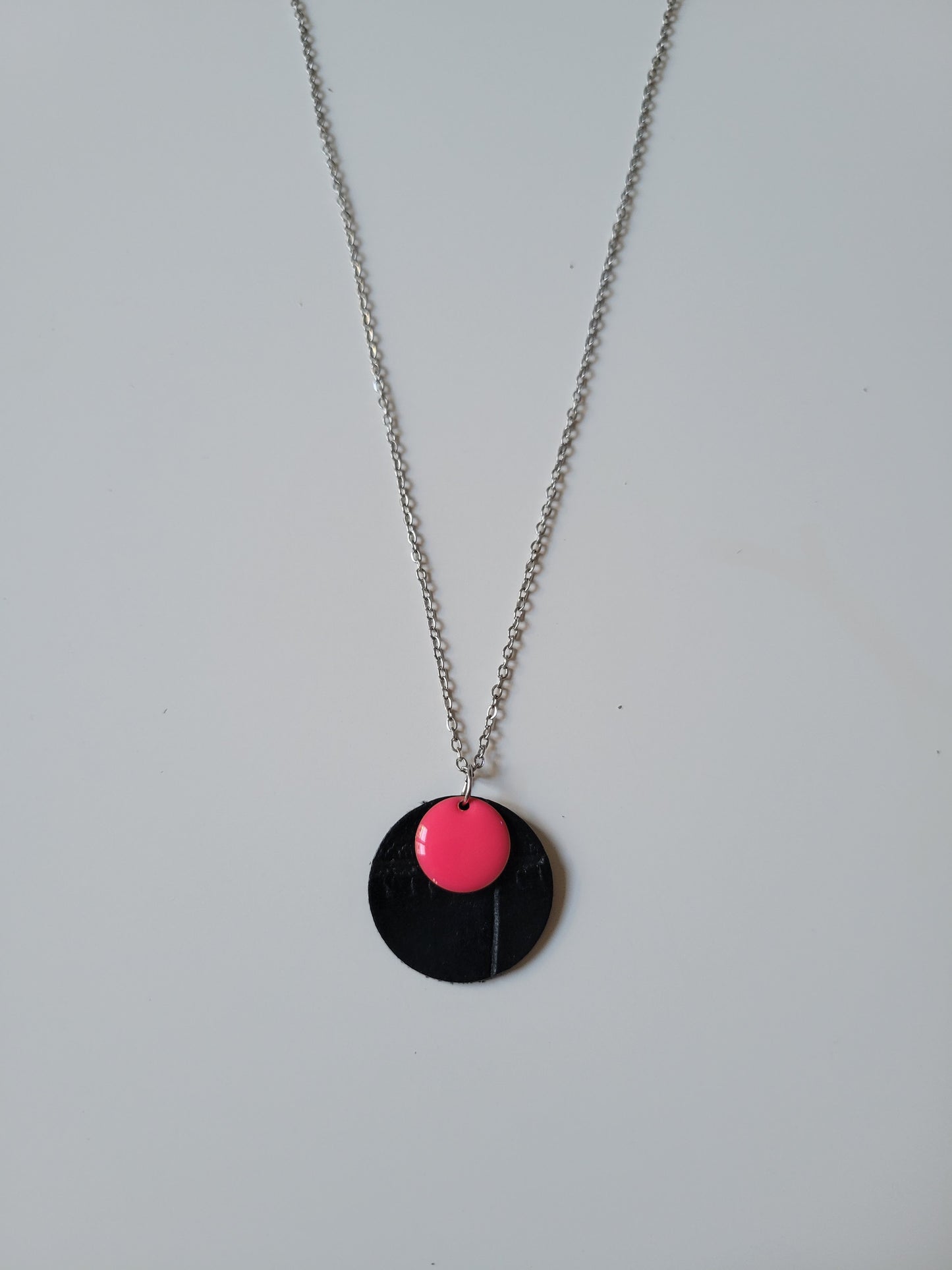 Collier cuir recyclé sequin - Atelier Claire Zhou x 114 Paris