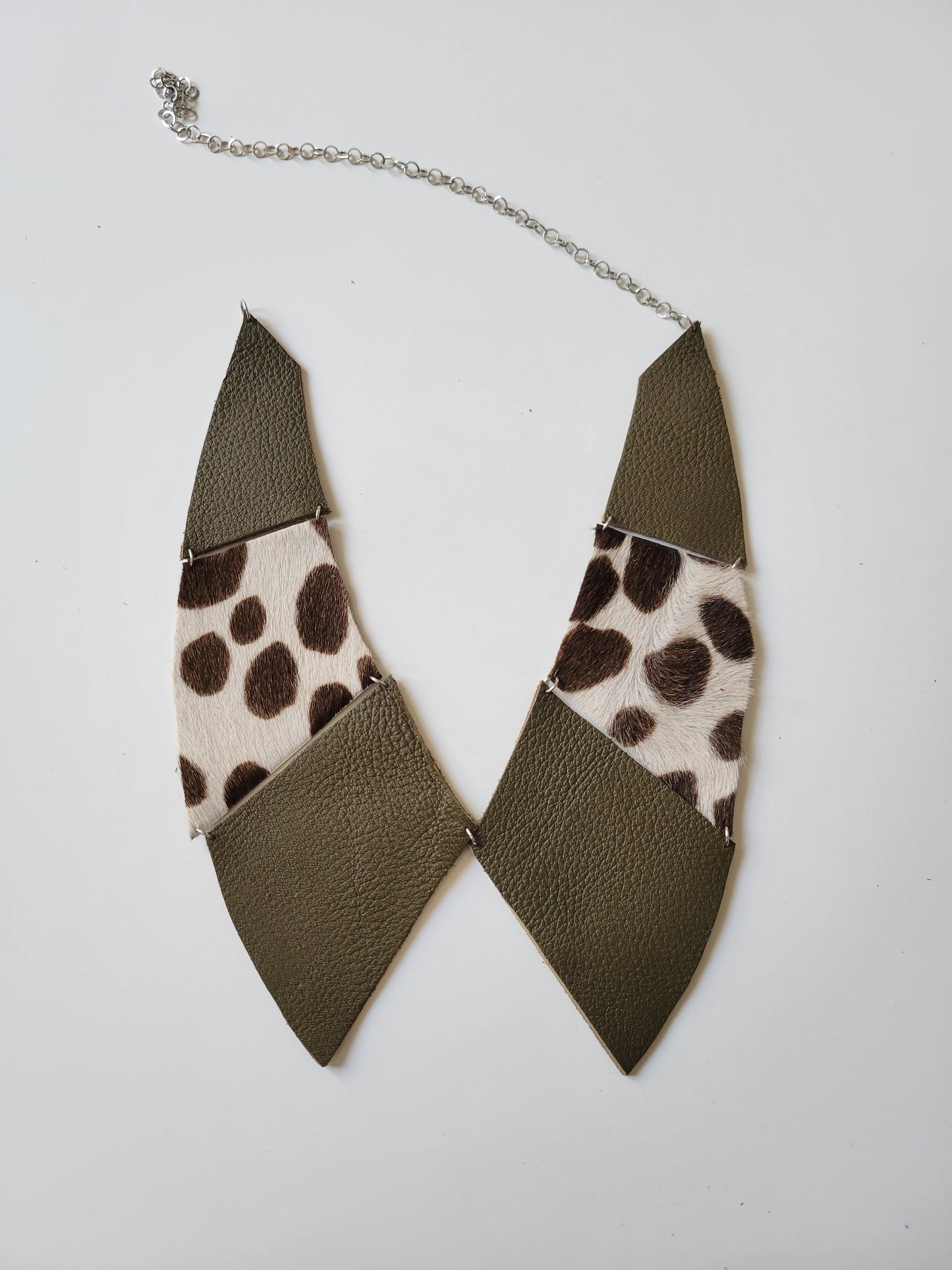 Collier faux col cuir upcyclé patchwork - Atelier Claire Zhou x 114 paris