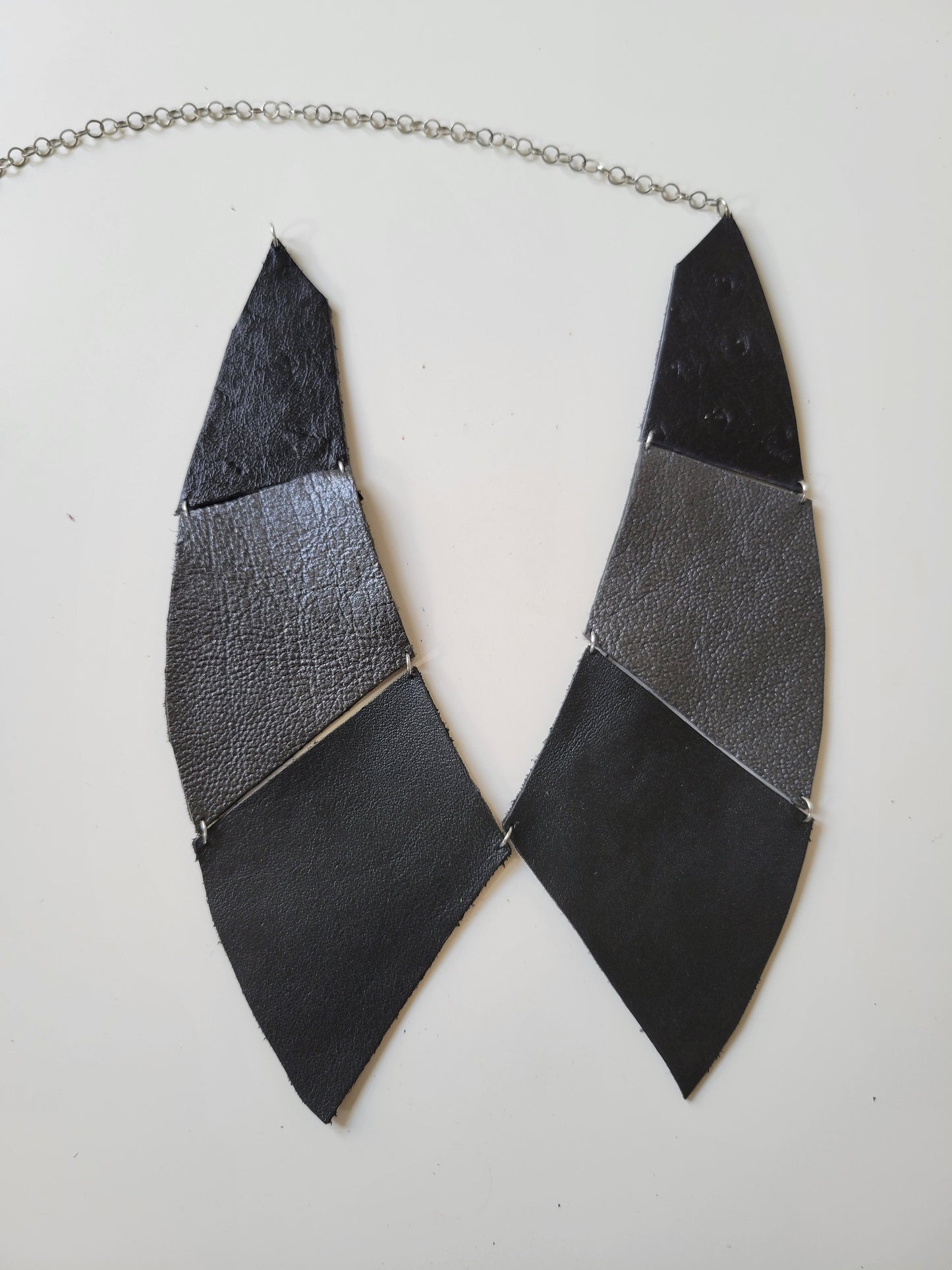 Collier faux col cuir upcyclé patchwork - Atelier Claire Zhou x 114 paris