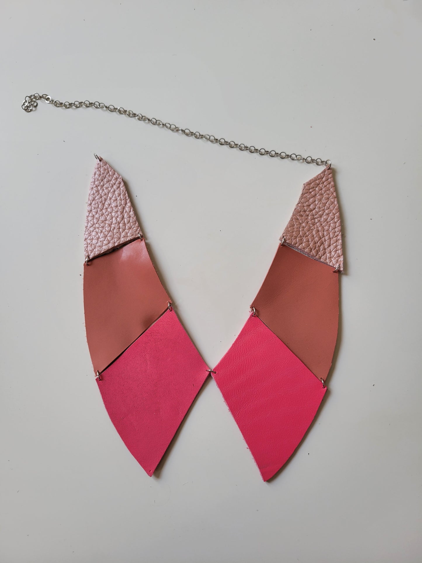 Collier faux col cuir upcyclé patchwork - Atelier Claire Zhou x 114 paris