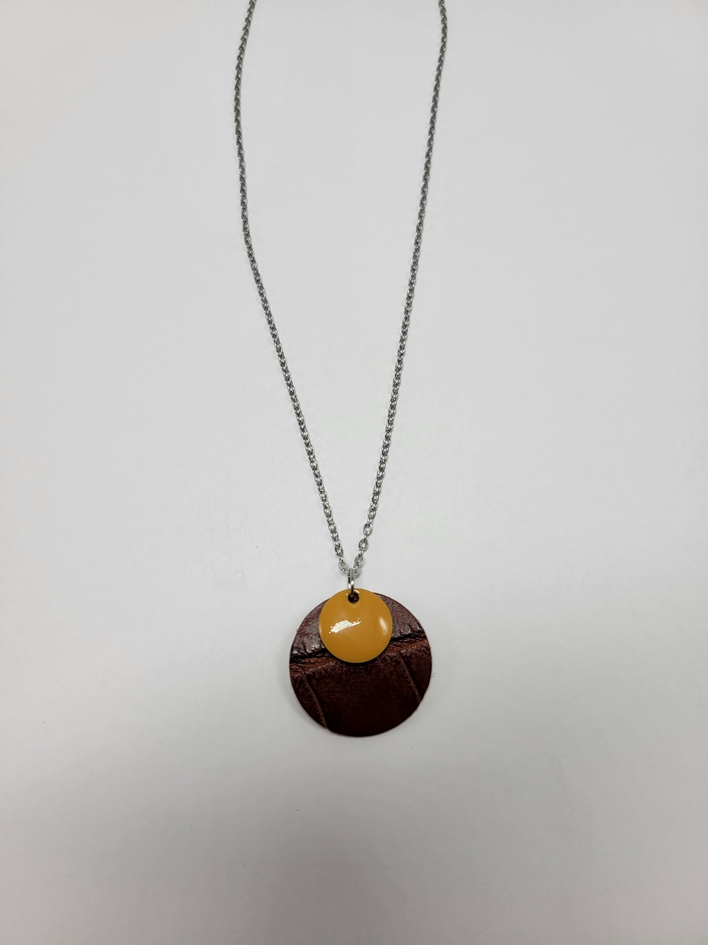 Collier cuir recyclé sequin - Atelier Claire Zhou x 114 Paris