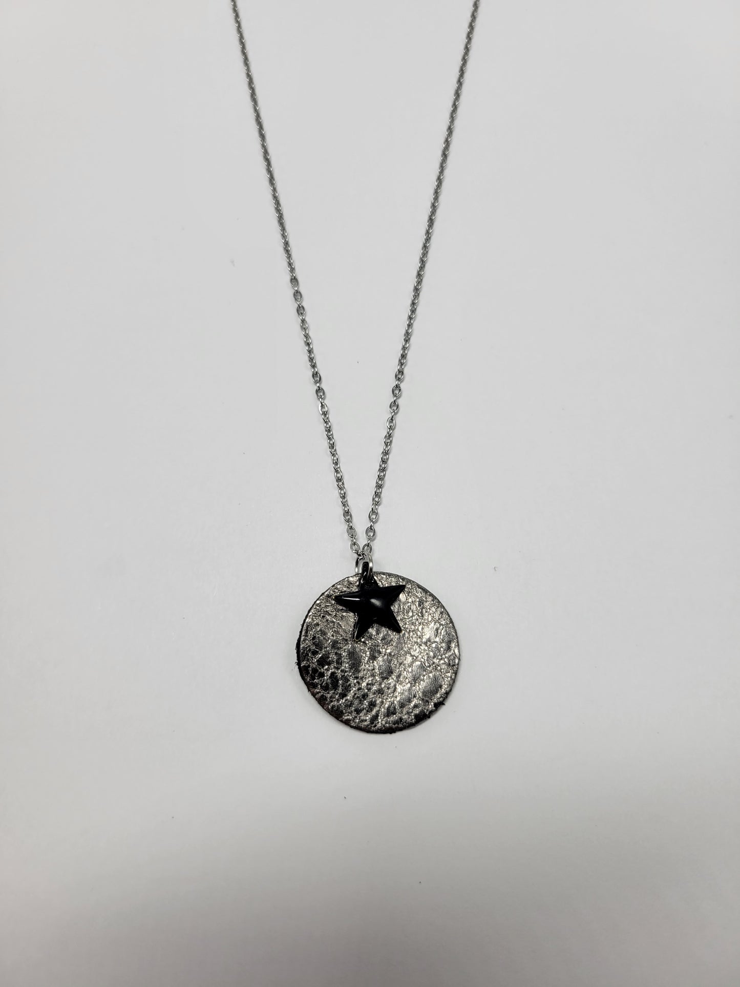 Collier cuir recyclé sequin - Atelier Claire Zhou x 114 Paris