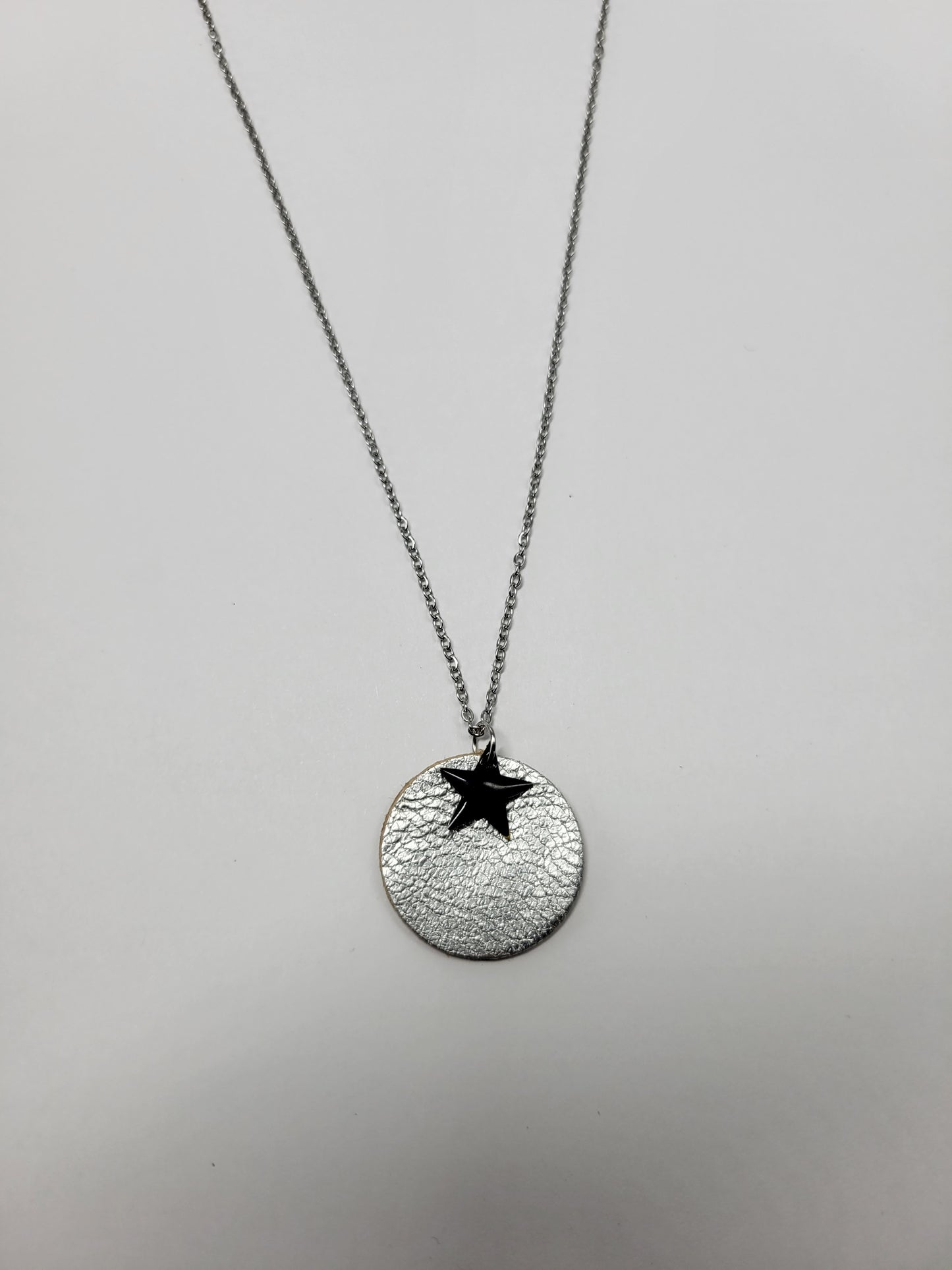 Collier cuir recyclé sequin - Atelier Claire Zhou x 114 Paris