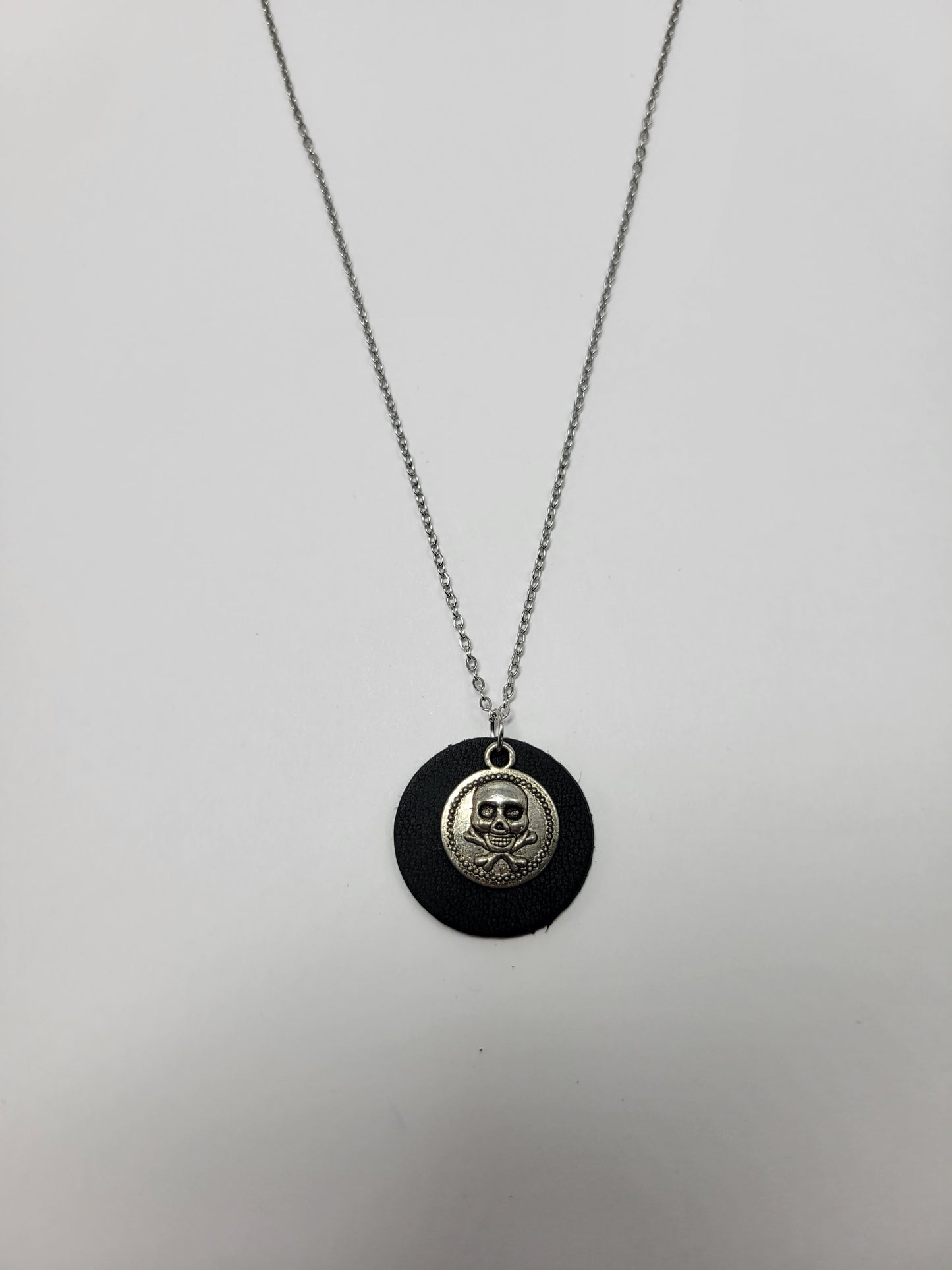 Collier cuir recyclé sequin - Atelier Claire Zhou x 114 Paris