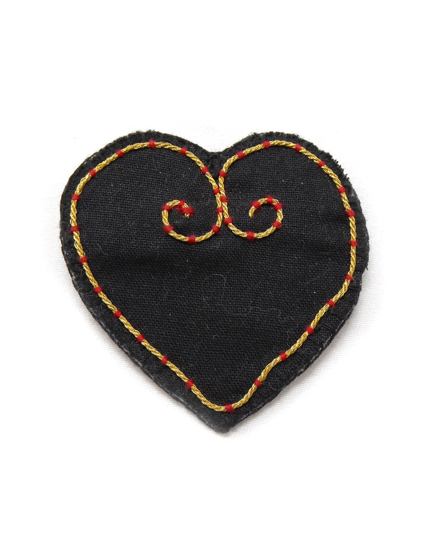 Broche brodée main coeur - AMOUR