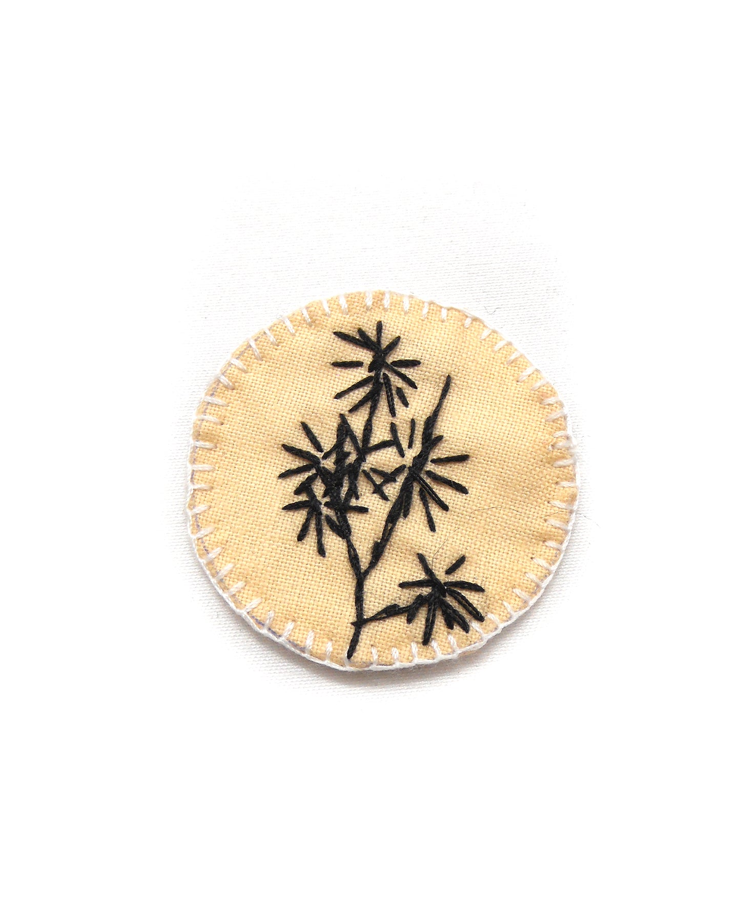 Broche brodée main - BAMBOU