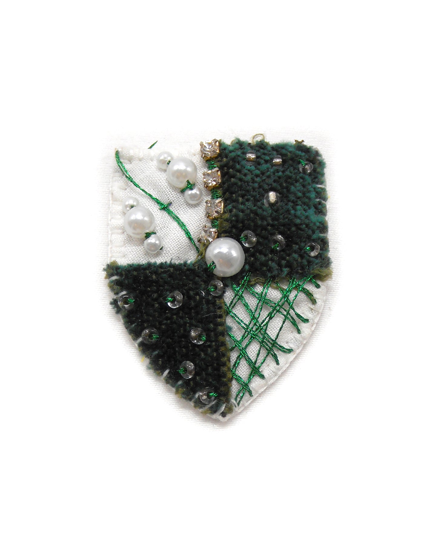 Broche brodée main écusson - BLASON ROYALE