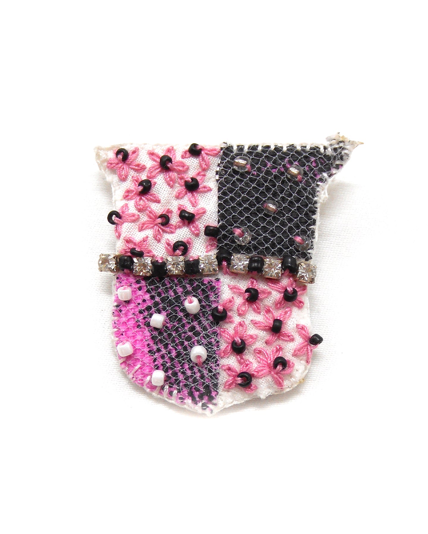 Broche brodée main écusson - BLASON ROYALE