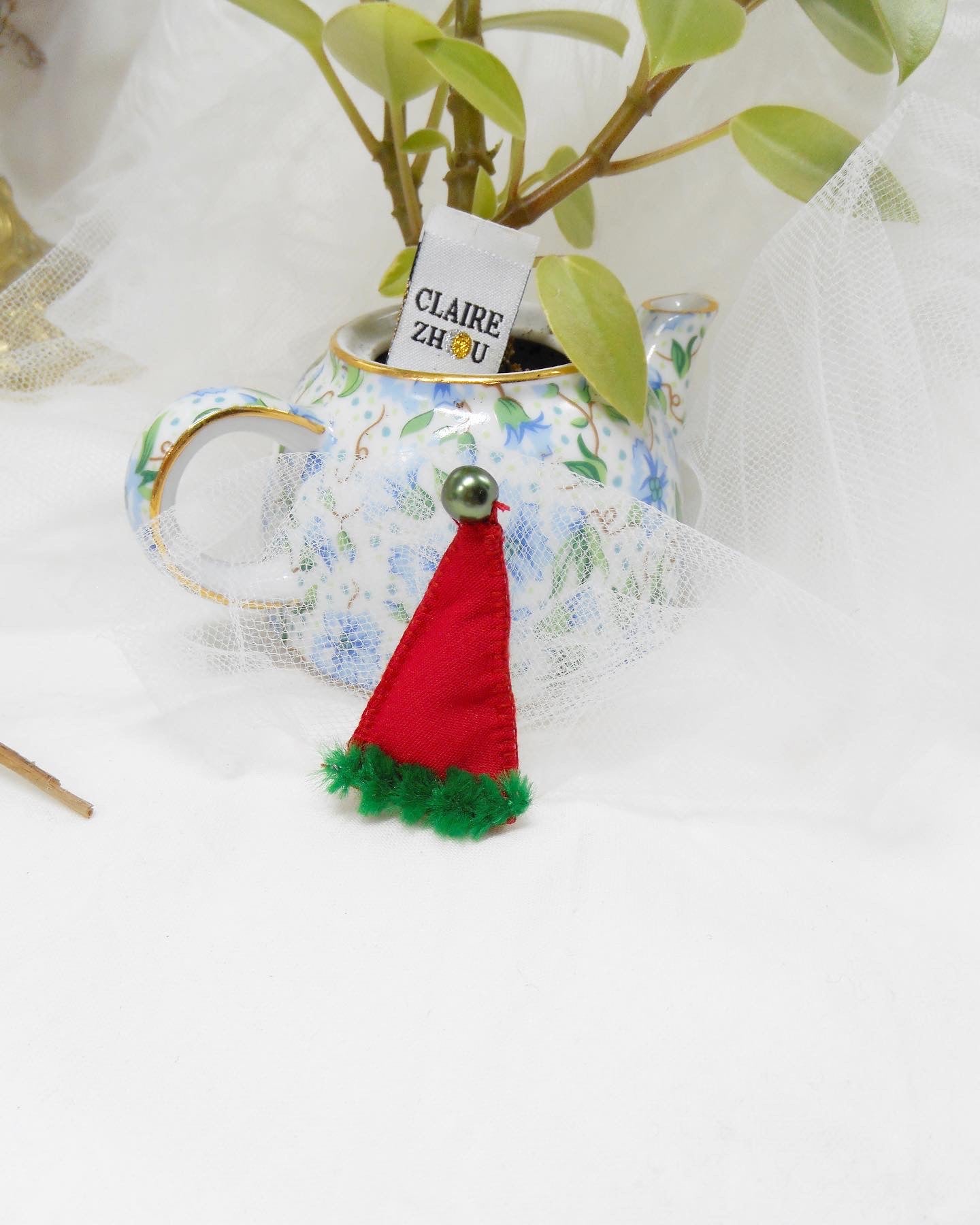 Broche brodée main - BONNET DE NOEL LARGE