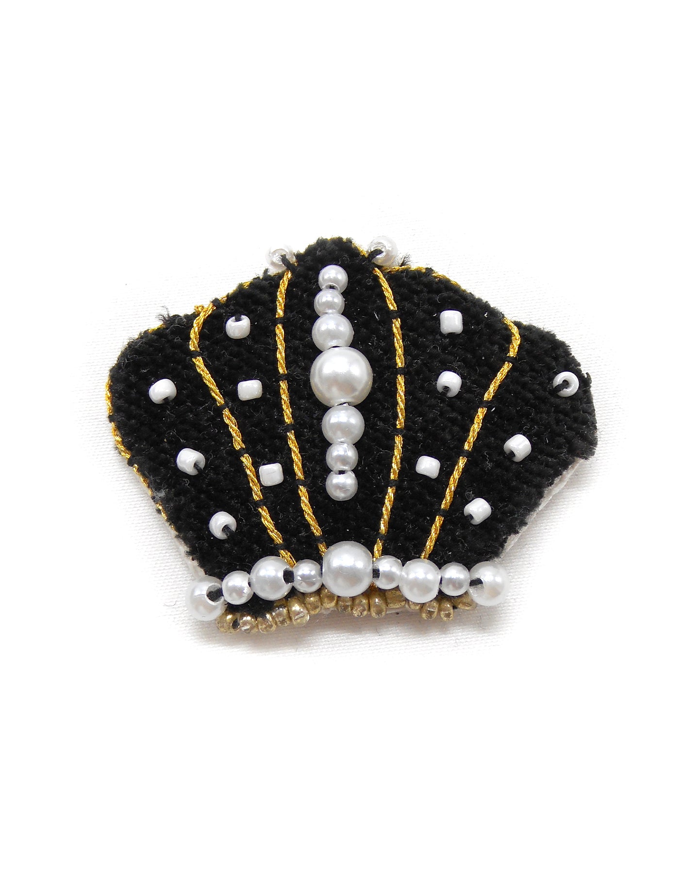 Broche brodée main - COURONNE ROYALE