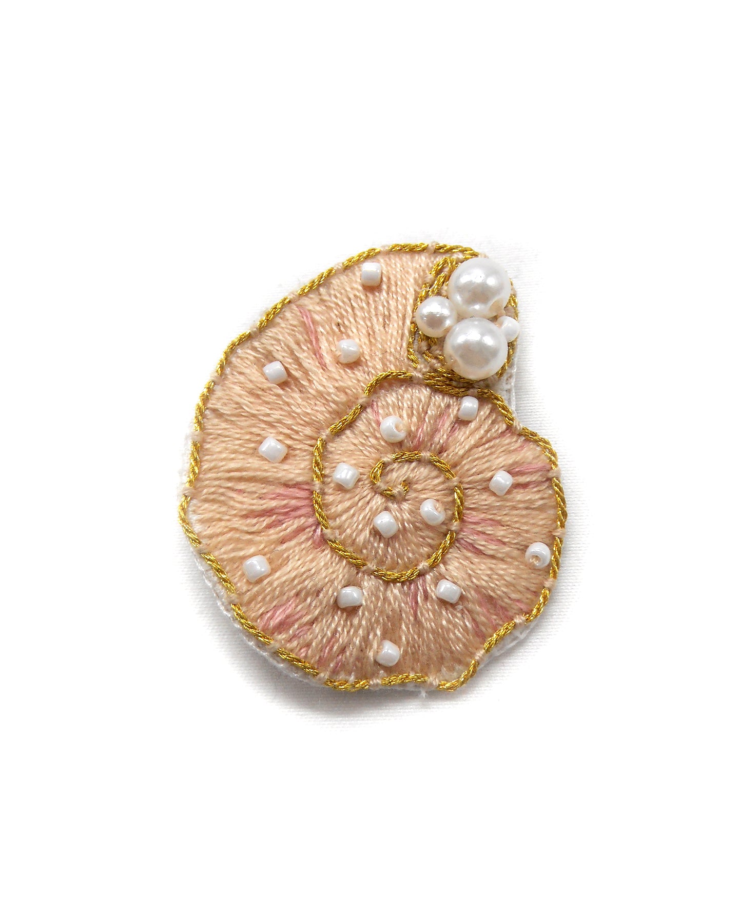 Broche brodée main coquillages & étoiles de mer