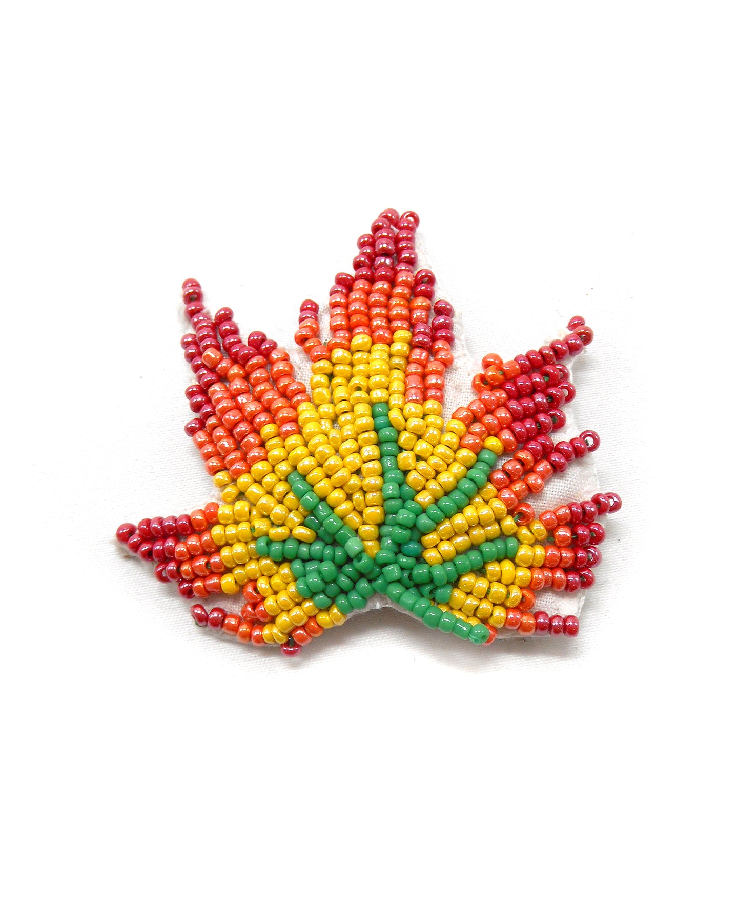Broche brodée main - FEUILLE DE PLATANE