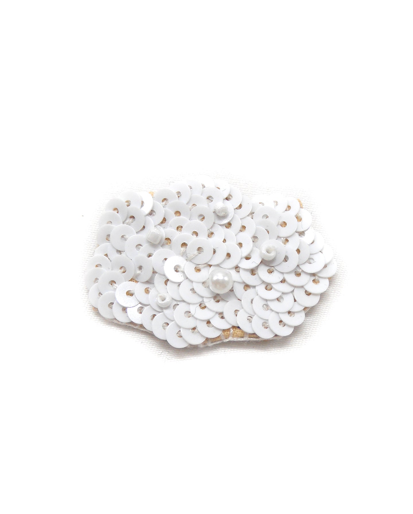 Broche brodée main - NUAGE SOUFFLE