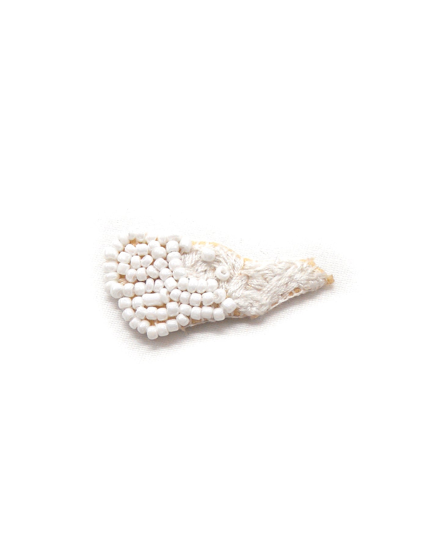 Broche brodée main - NUAGE SOUFFLE