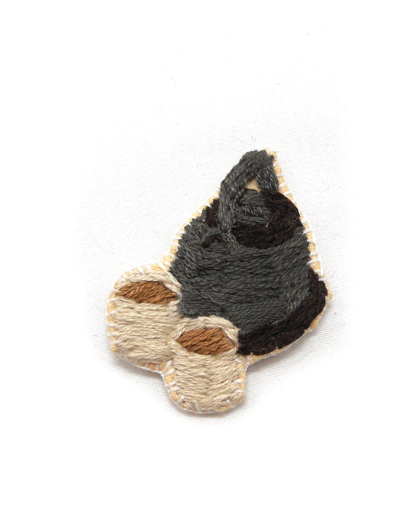 Broche brodée main - THEIERE CHINOISE