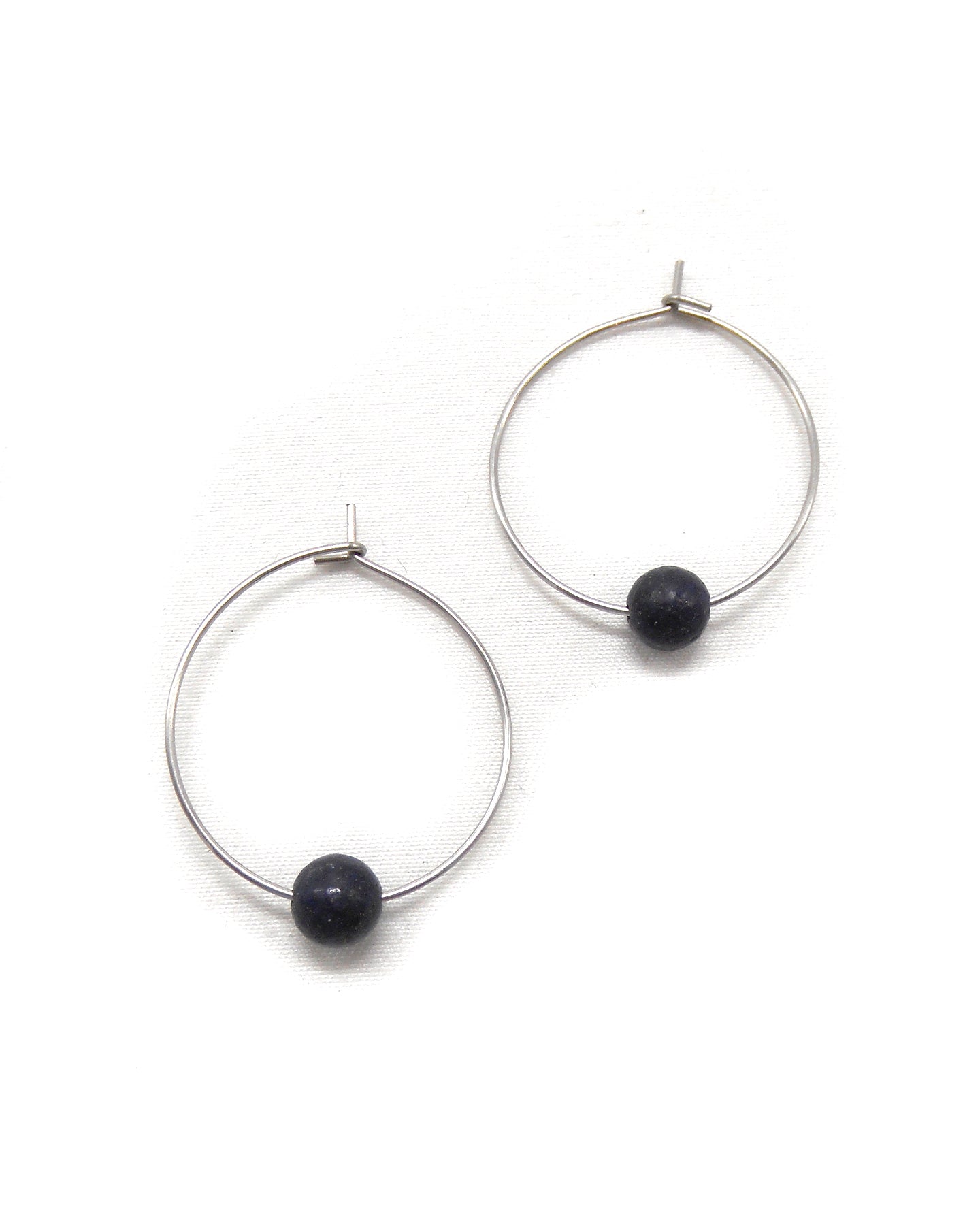 Boucles d'oreilles créoles minimalistes pierres - LEA