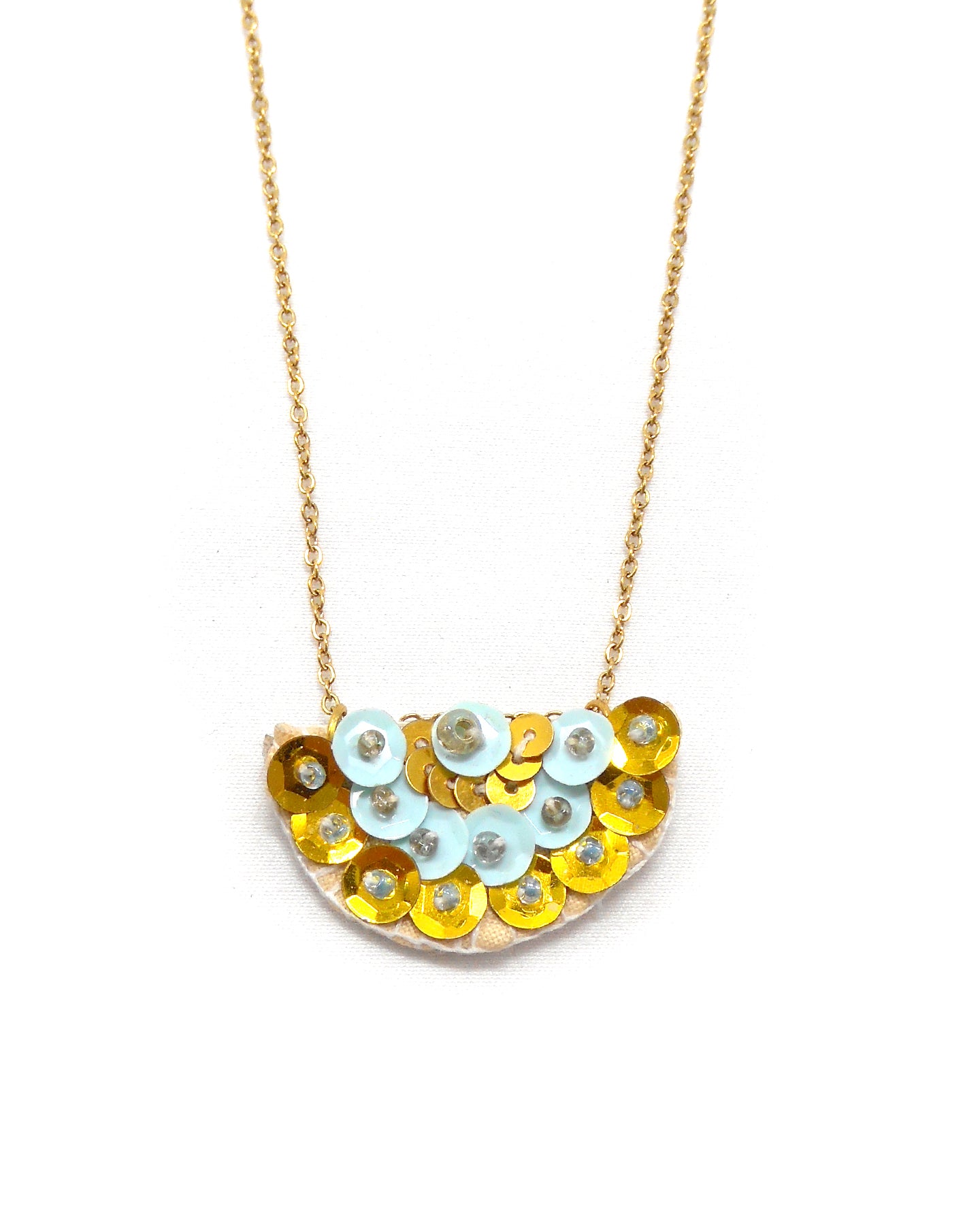 Collier brodé main demi-lune - GIPSIE