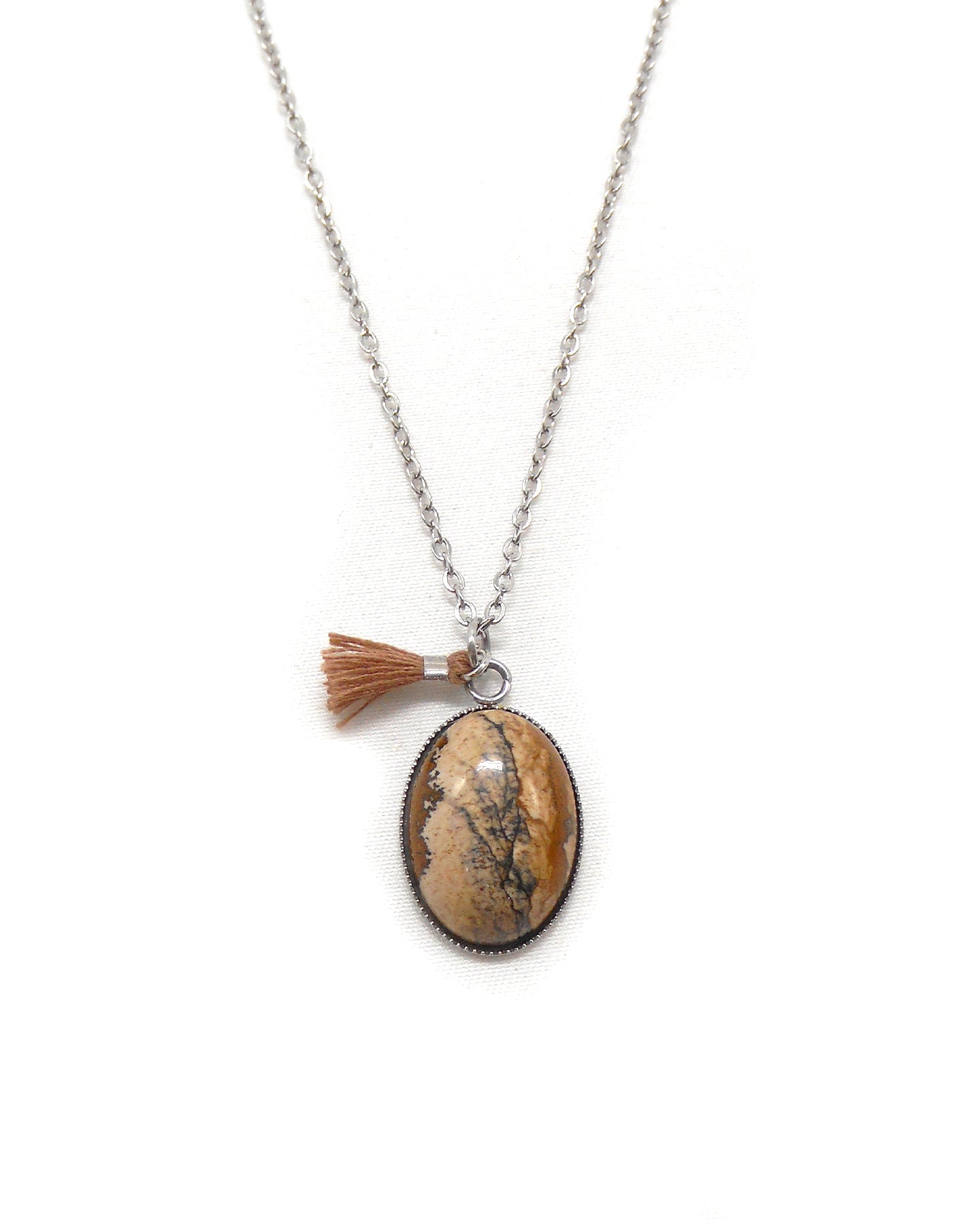 Collier médaille ovale pierre naturelle bohème - GRACE