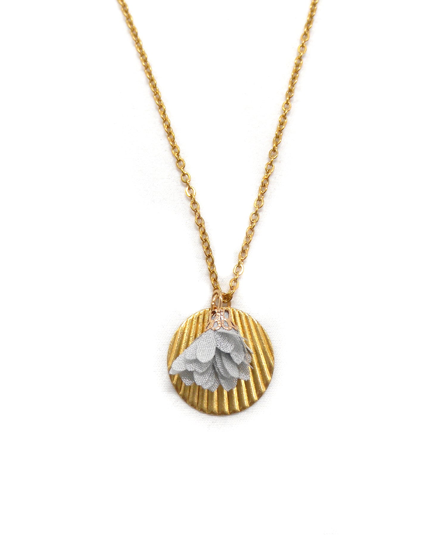 Collier sequin strié et pompon fleur - KENDA