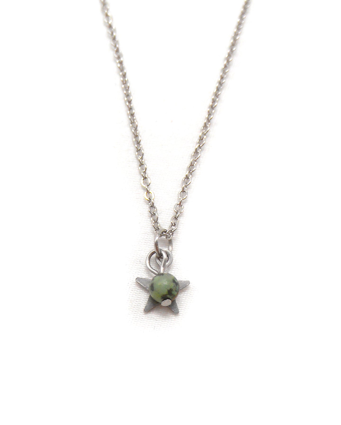 Collier petite étoile et perle pierre naturelle - MABO