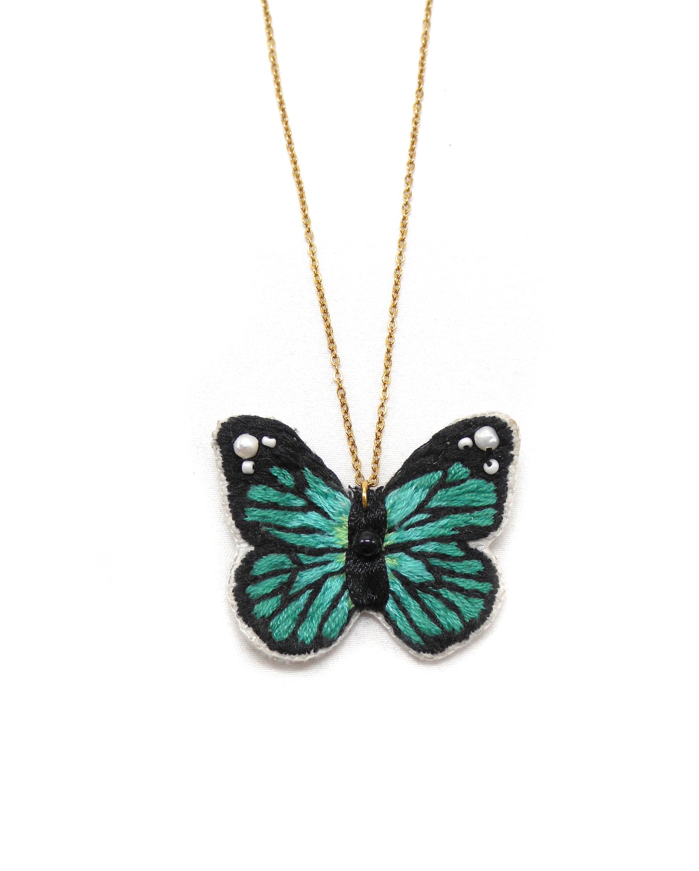 Collier brodé à la main féerique - PAPILLON