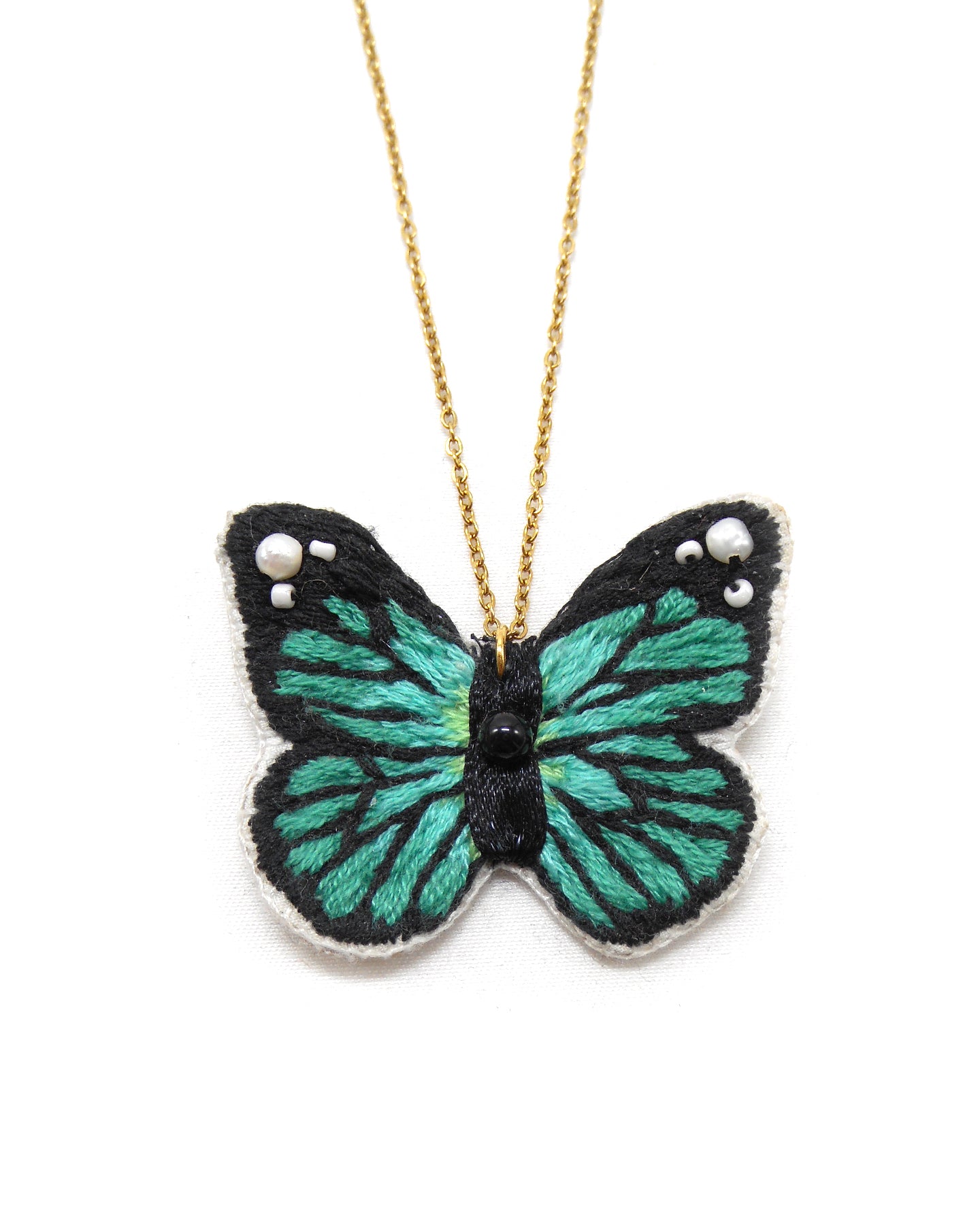 Collier brodé à la main féerique - PAPILLON