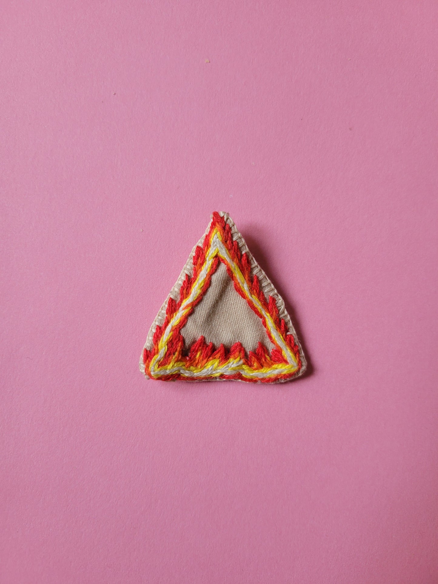 Broche brodée main - LES 4 ELEMENTS