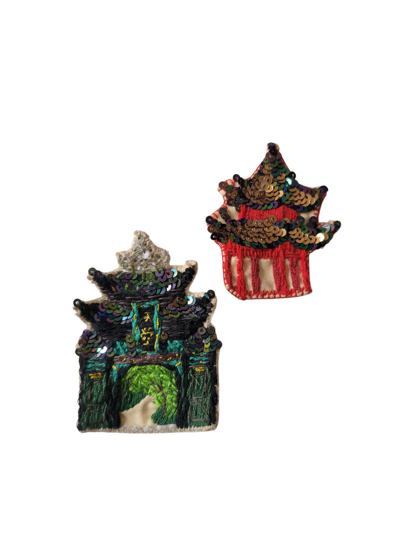 Broche brodée main inspiration chinoise - PORTE DU PARADIS ou TEMPLE CHINOIS