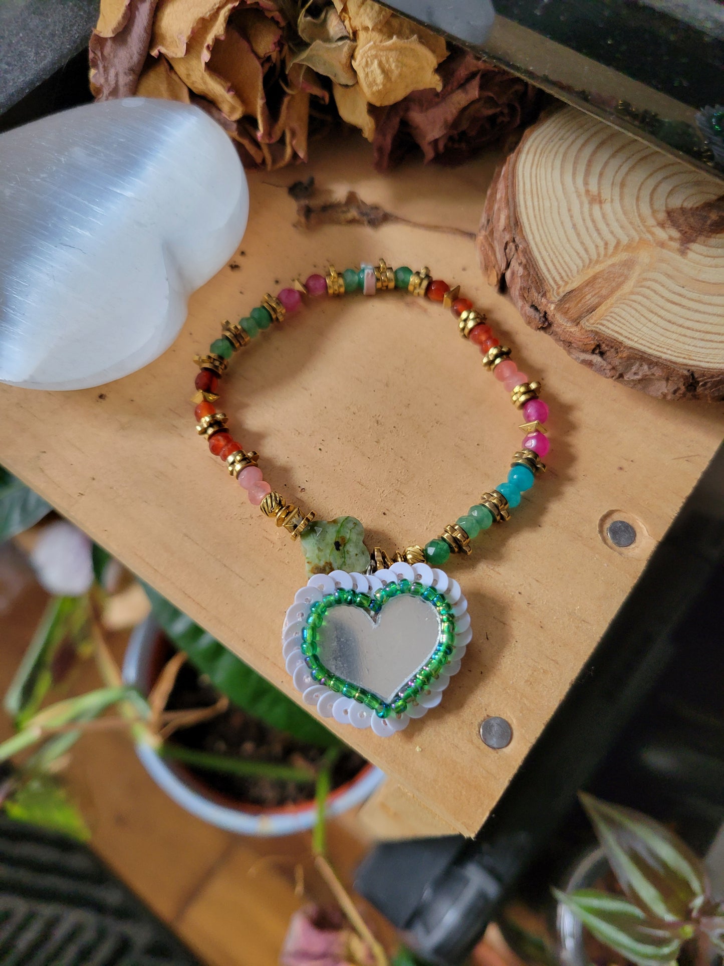 Bracelet élastique pierres et cœur brodé main - HALE