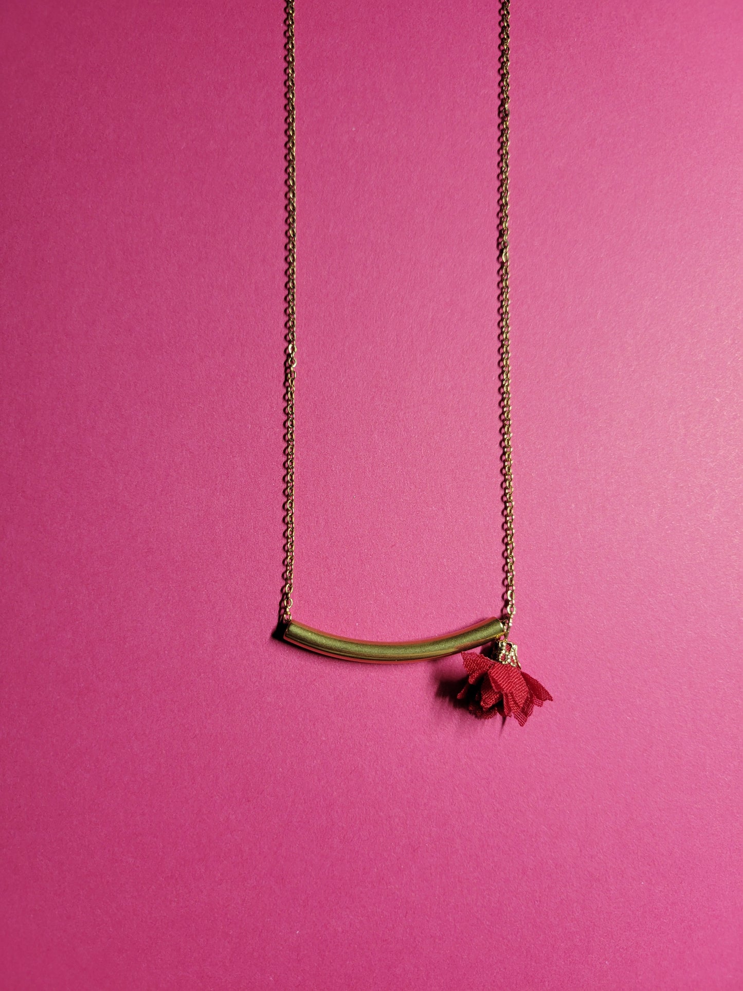 Collier barre et pompon fleur - LANAELLE