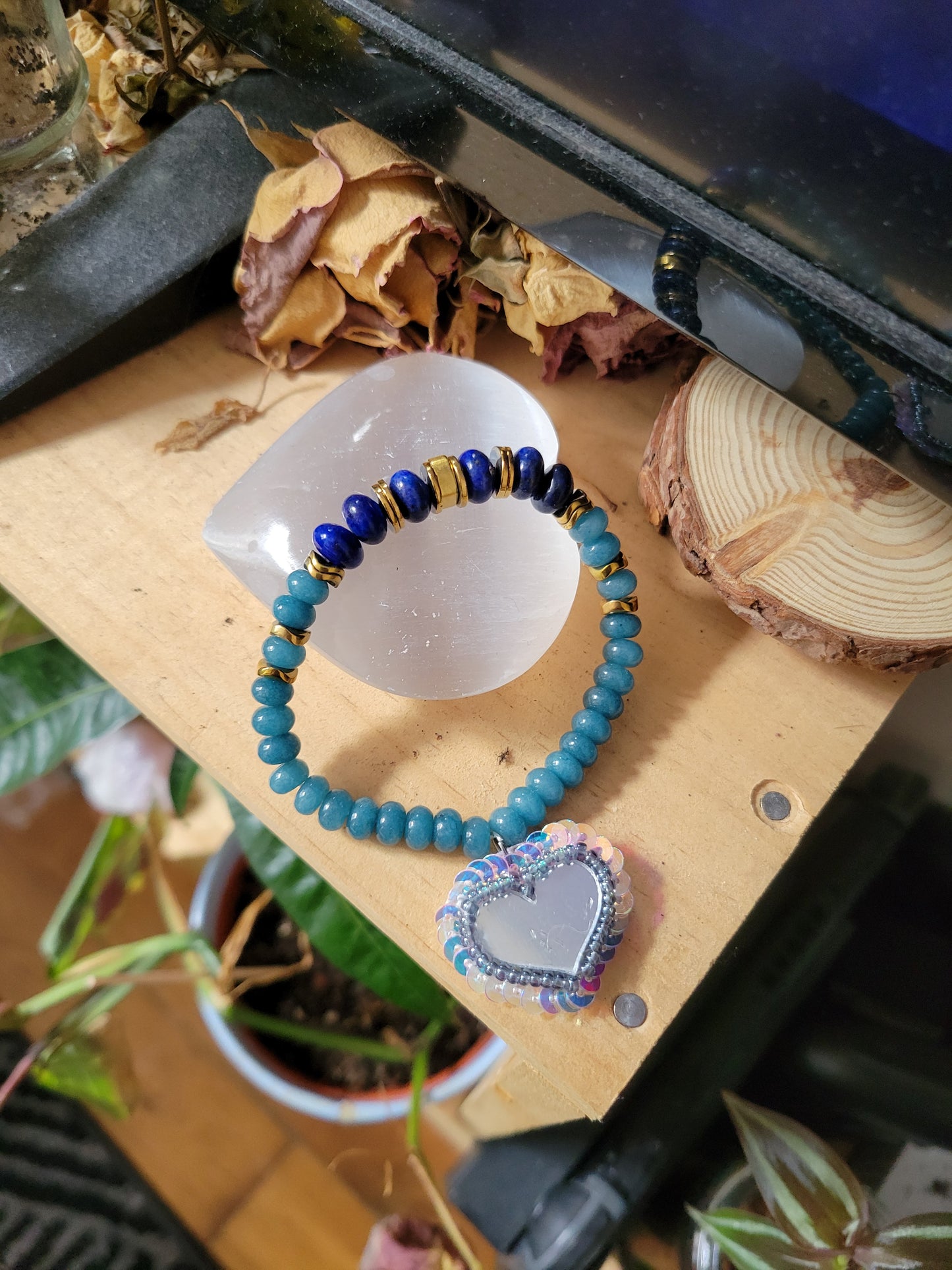 Bracelet élastique pierres et cœur brodé main - HALE