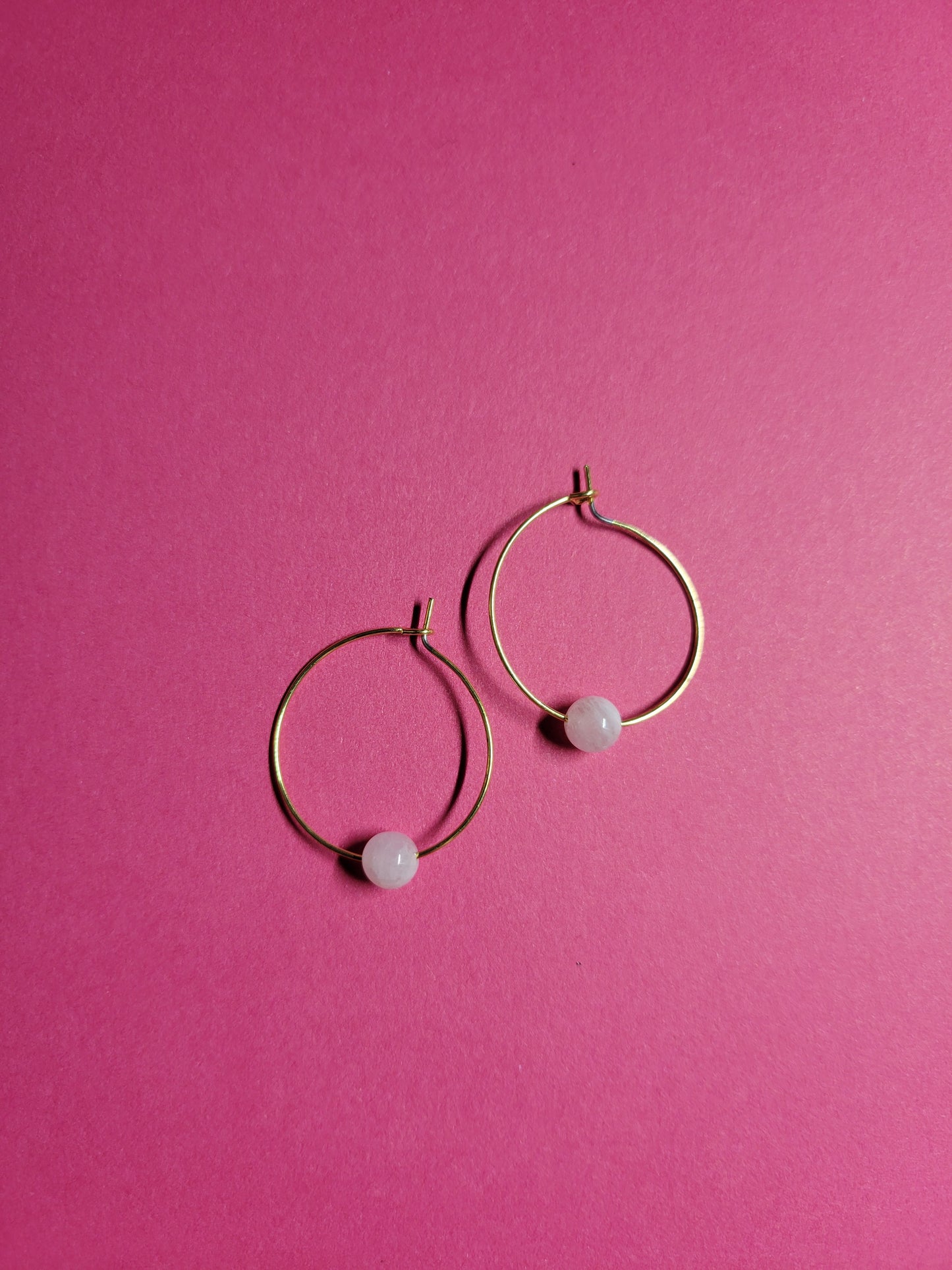 Boucles d'oreilles créoles minimalistes pierres - LEA