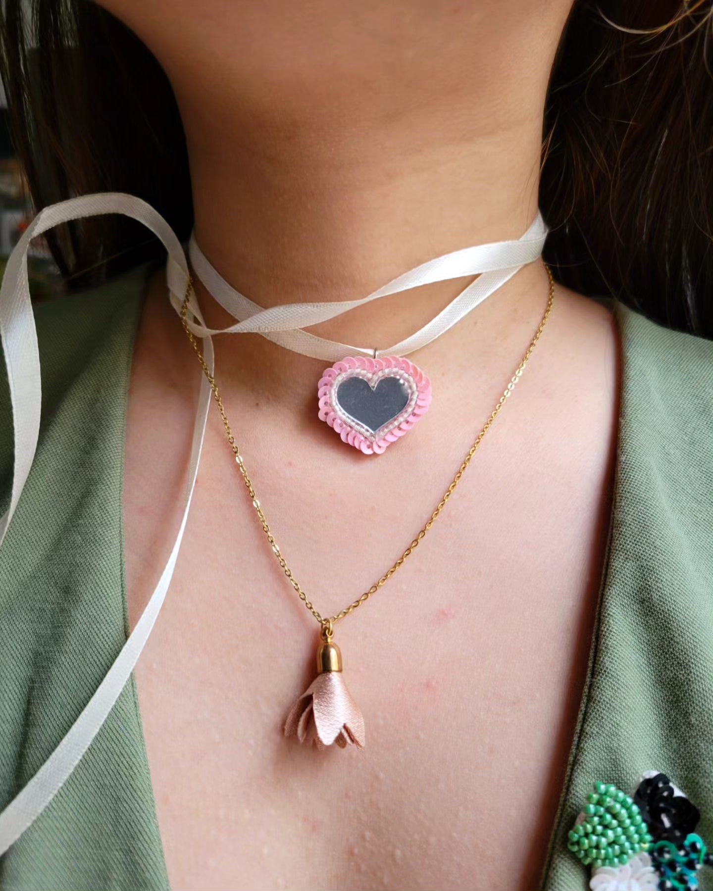 Collier pompon fleur - FIONA/TILLY/PENELOPE/NOUR/SACHA/PETALE/MOIRA