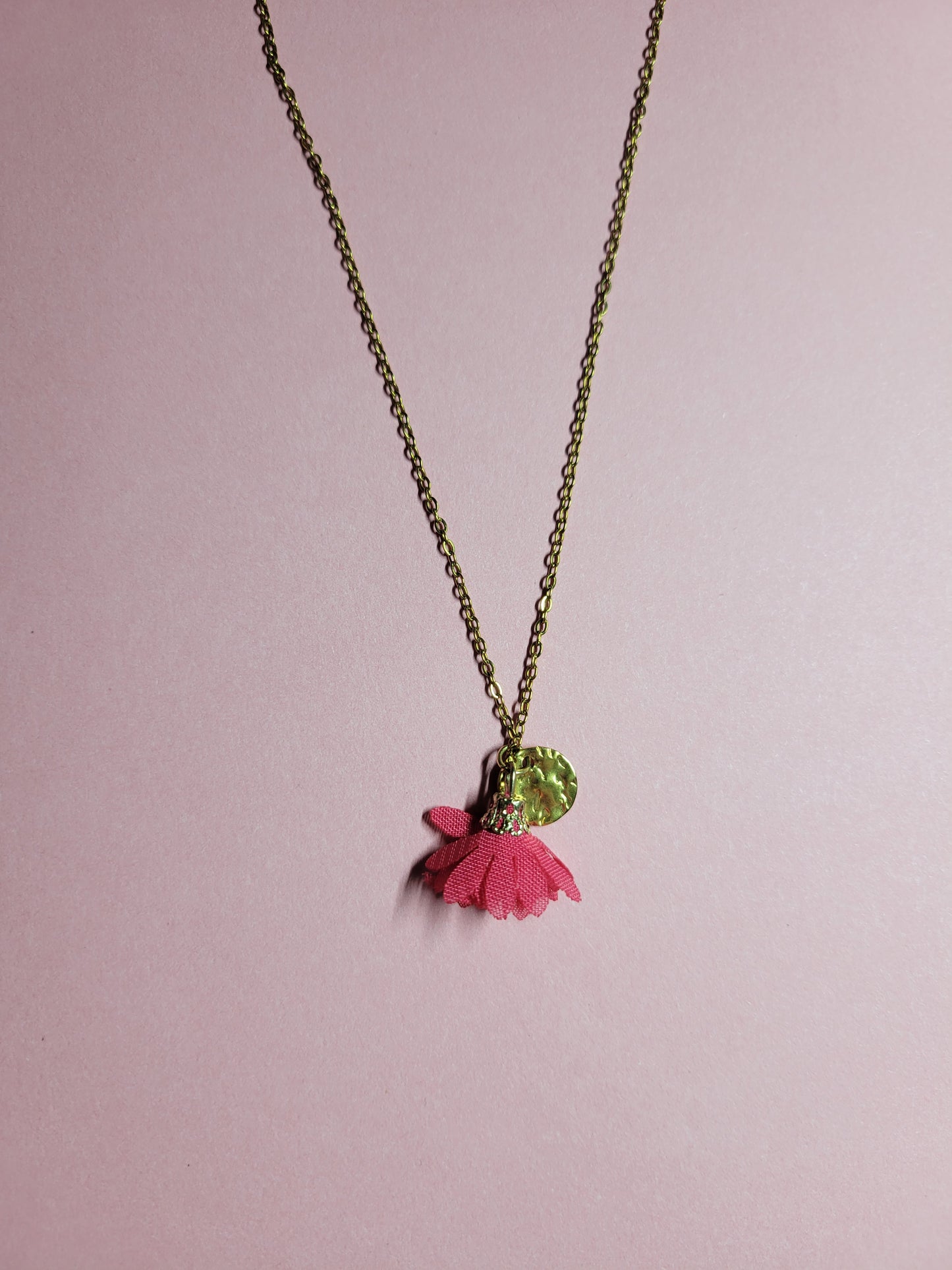 Collier sequin martelé et fleur - NINELLE