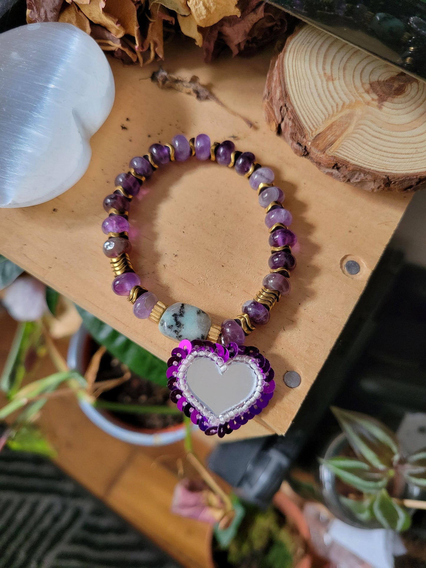 Bracelet élastique pierres et cœur brodé main - HALE
