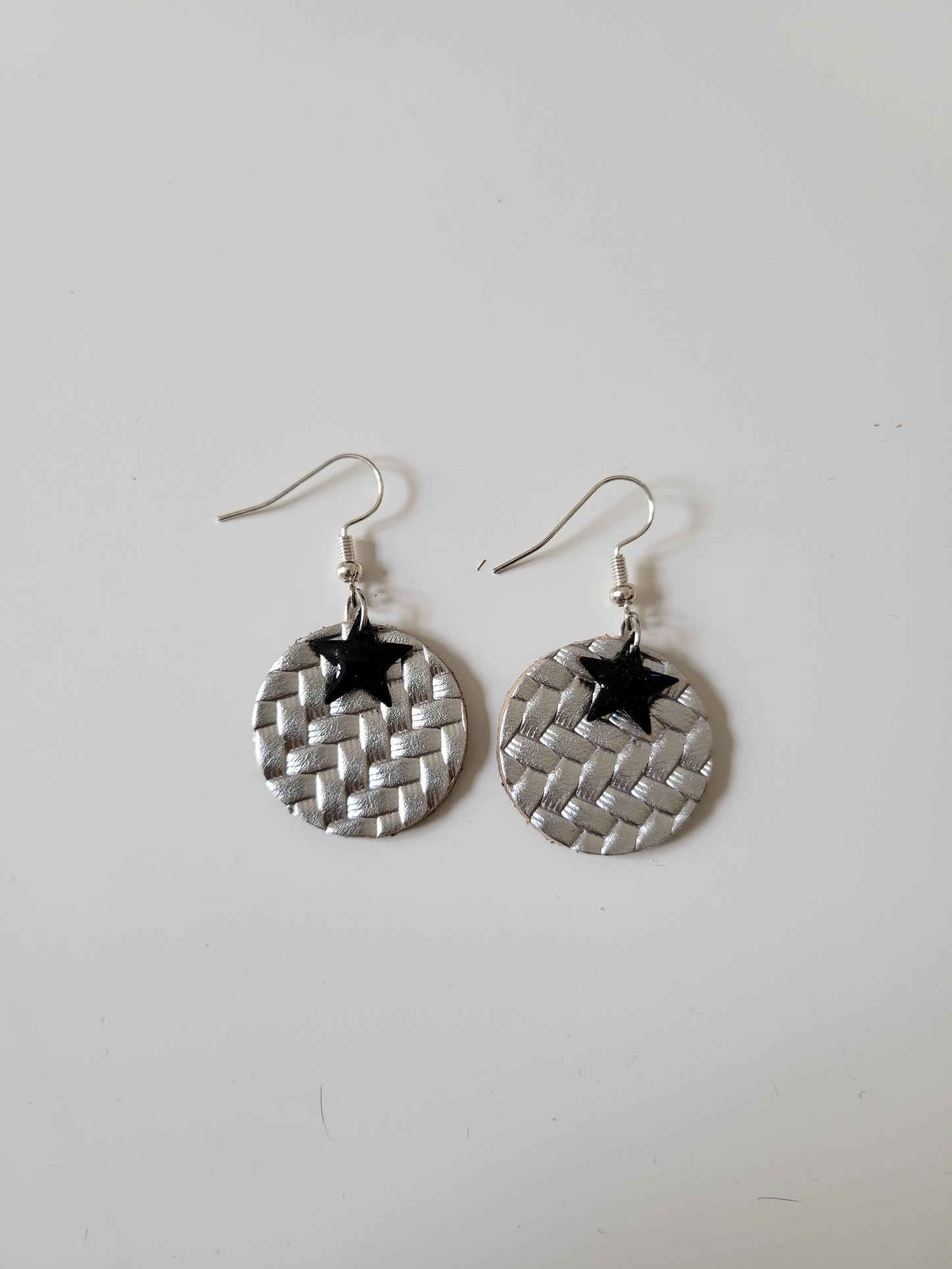 Boucles d'oreilles cuir recyclé double anneaux - Atelier Claire Zhou x 114 Paris
