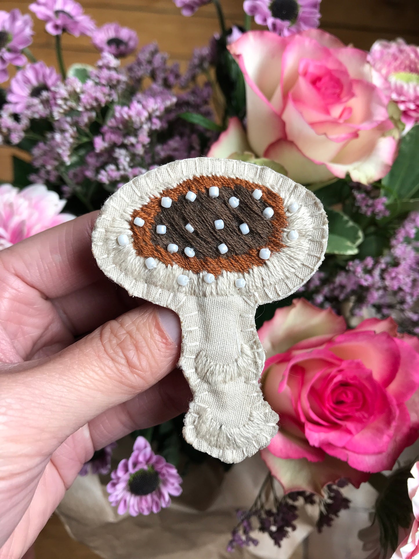 Broche brodée main - CHAMPIGNONS