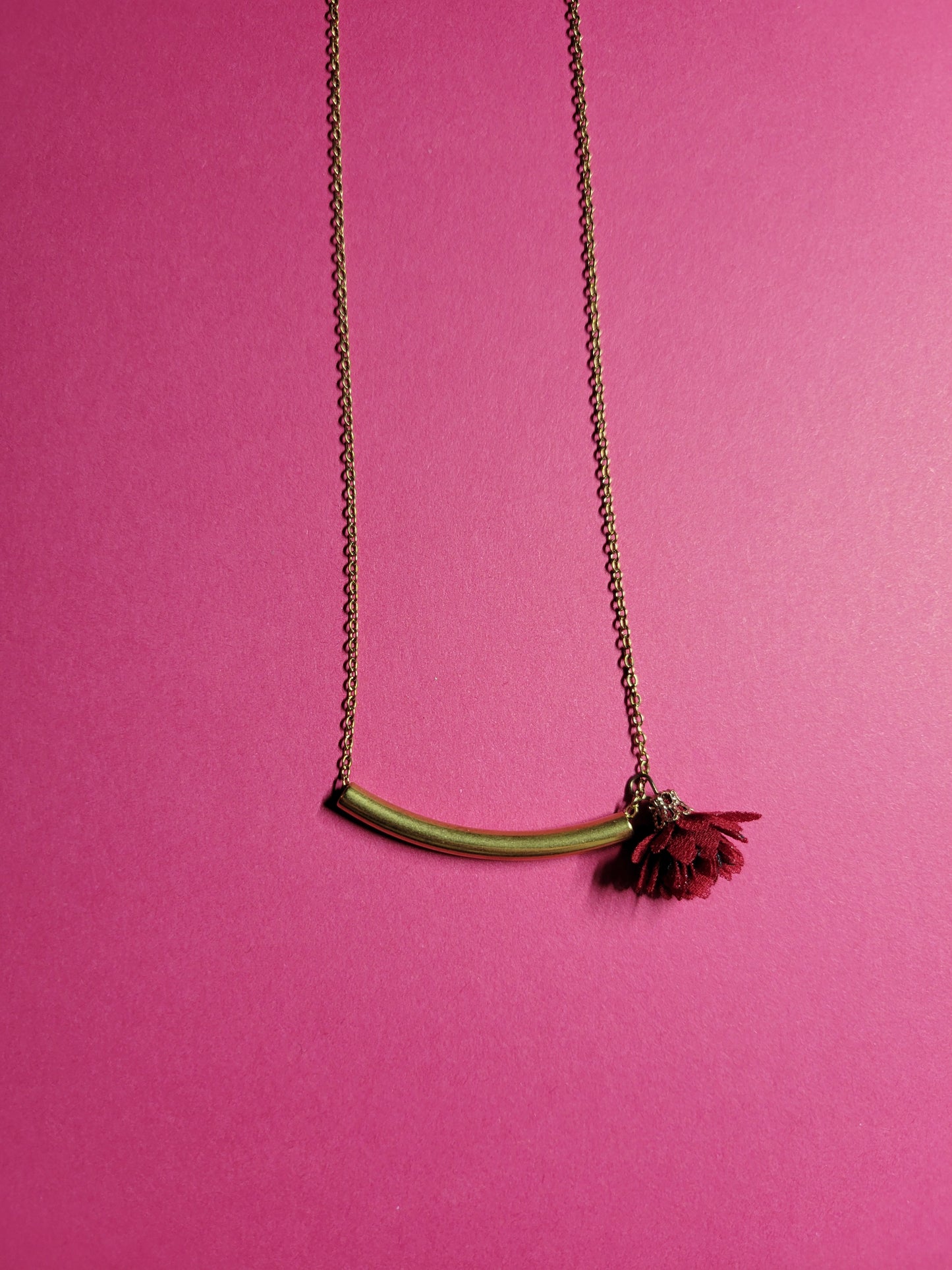 Collier barre et pompon fleur - LANAELLE