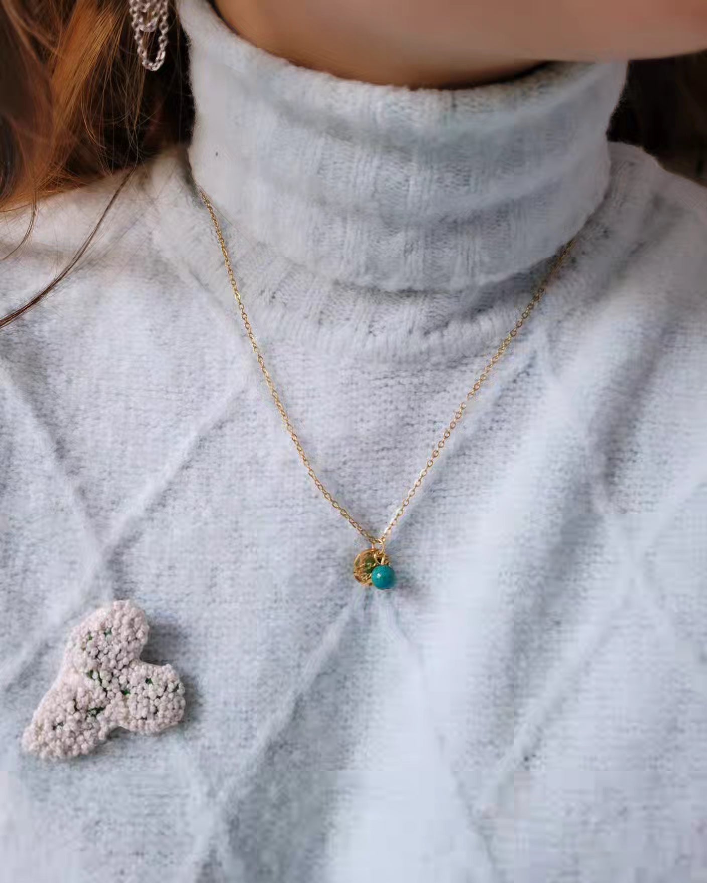 Collier sequin martelé et perle pierre naturelle - CLEMENCE