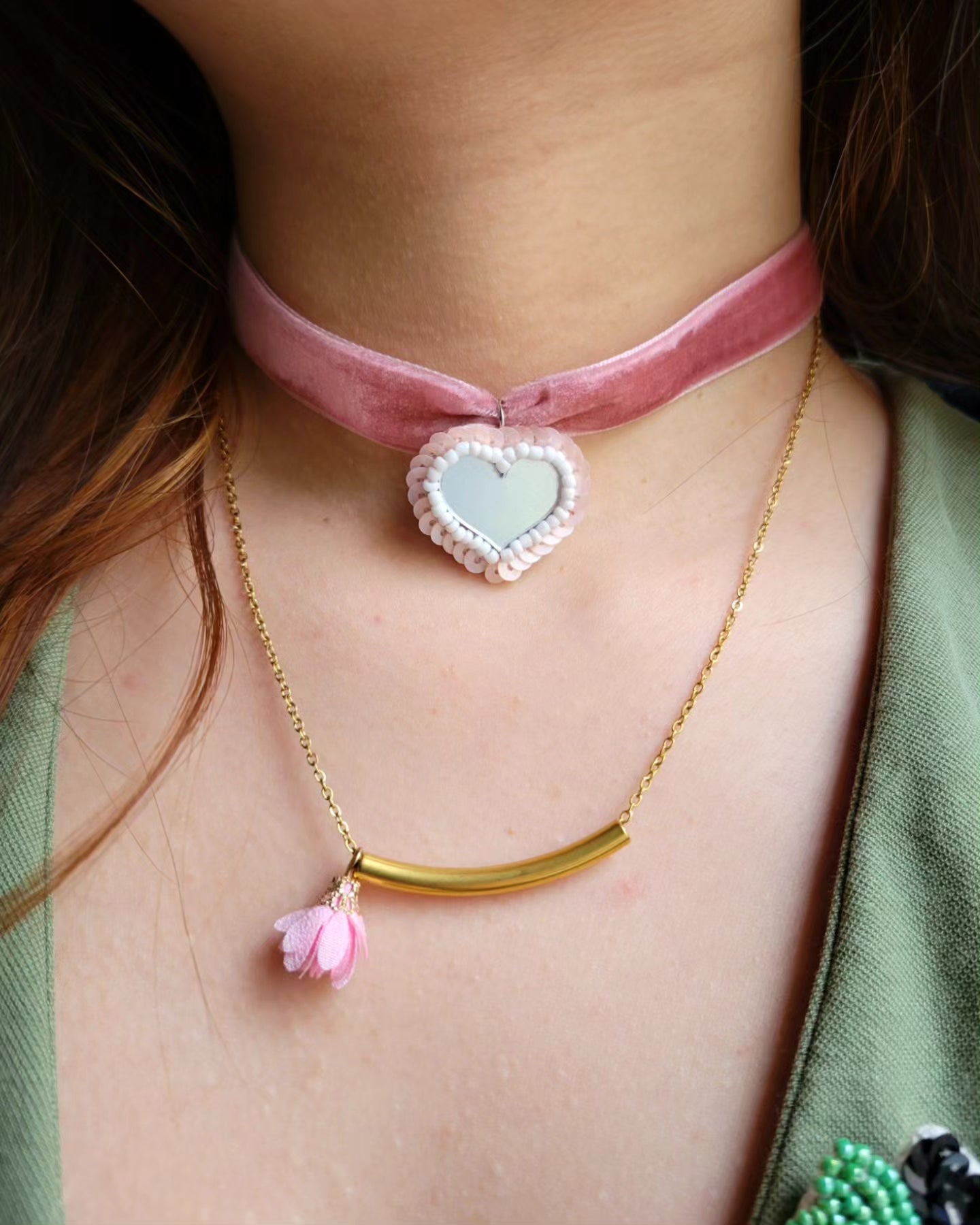 Collier barre et pompon fleur - LANAELLE