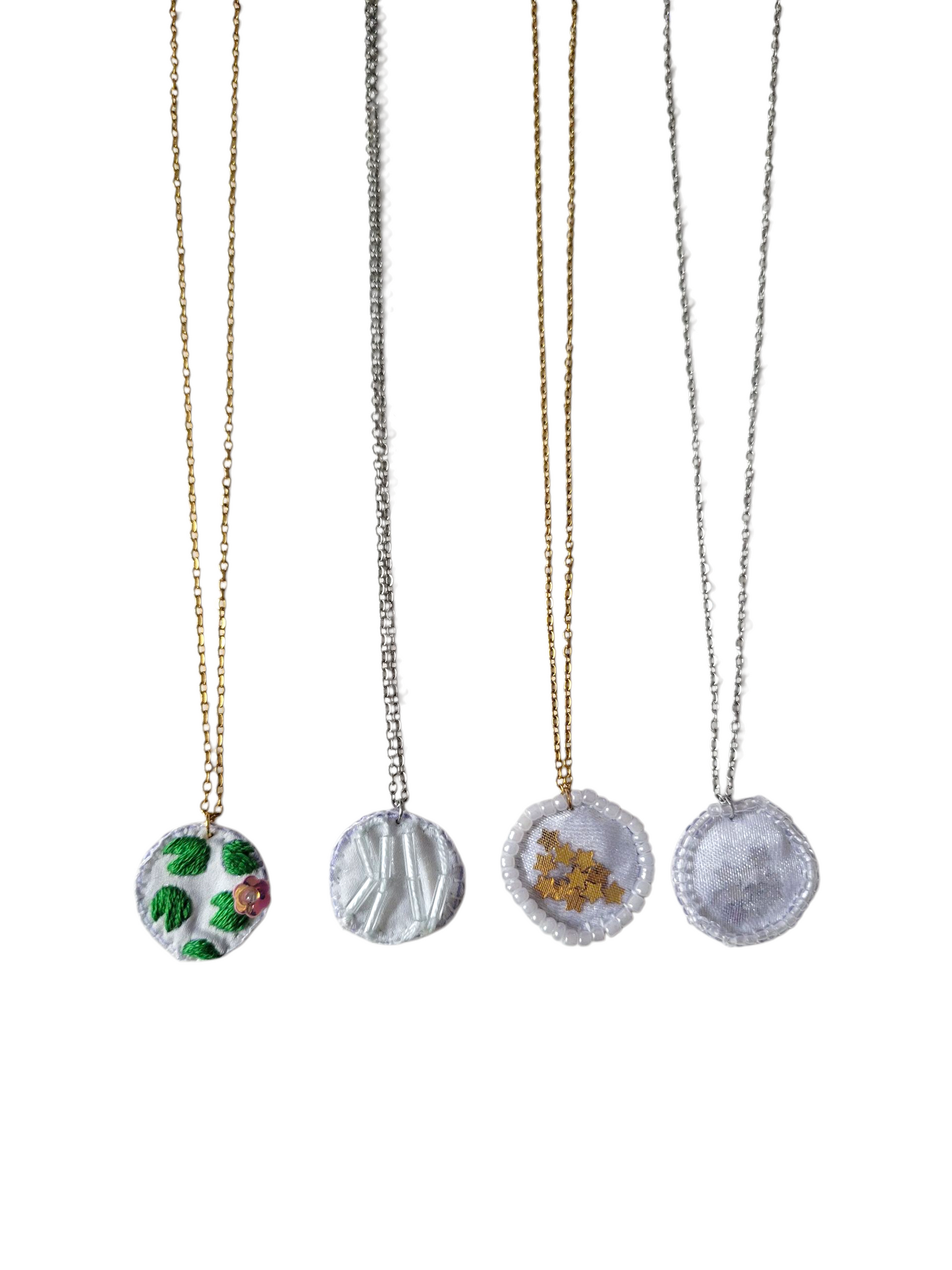Collier brodé main collection Nymphes aquatiques naiades nereides oceanides