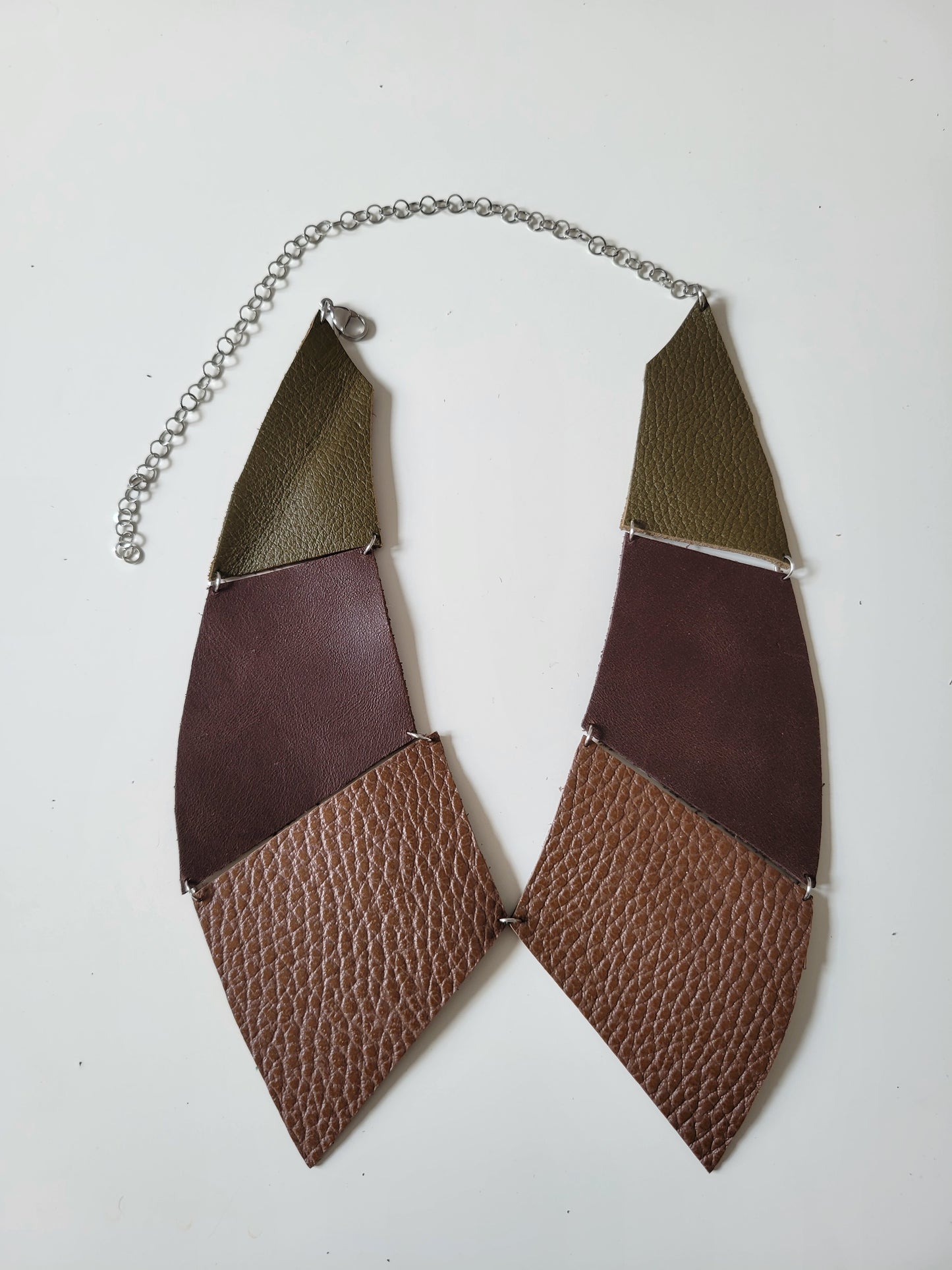 Collier faux col cuir upcyclé patchwork - Atelier Claire Zhou x 114 paris
