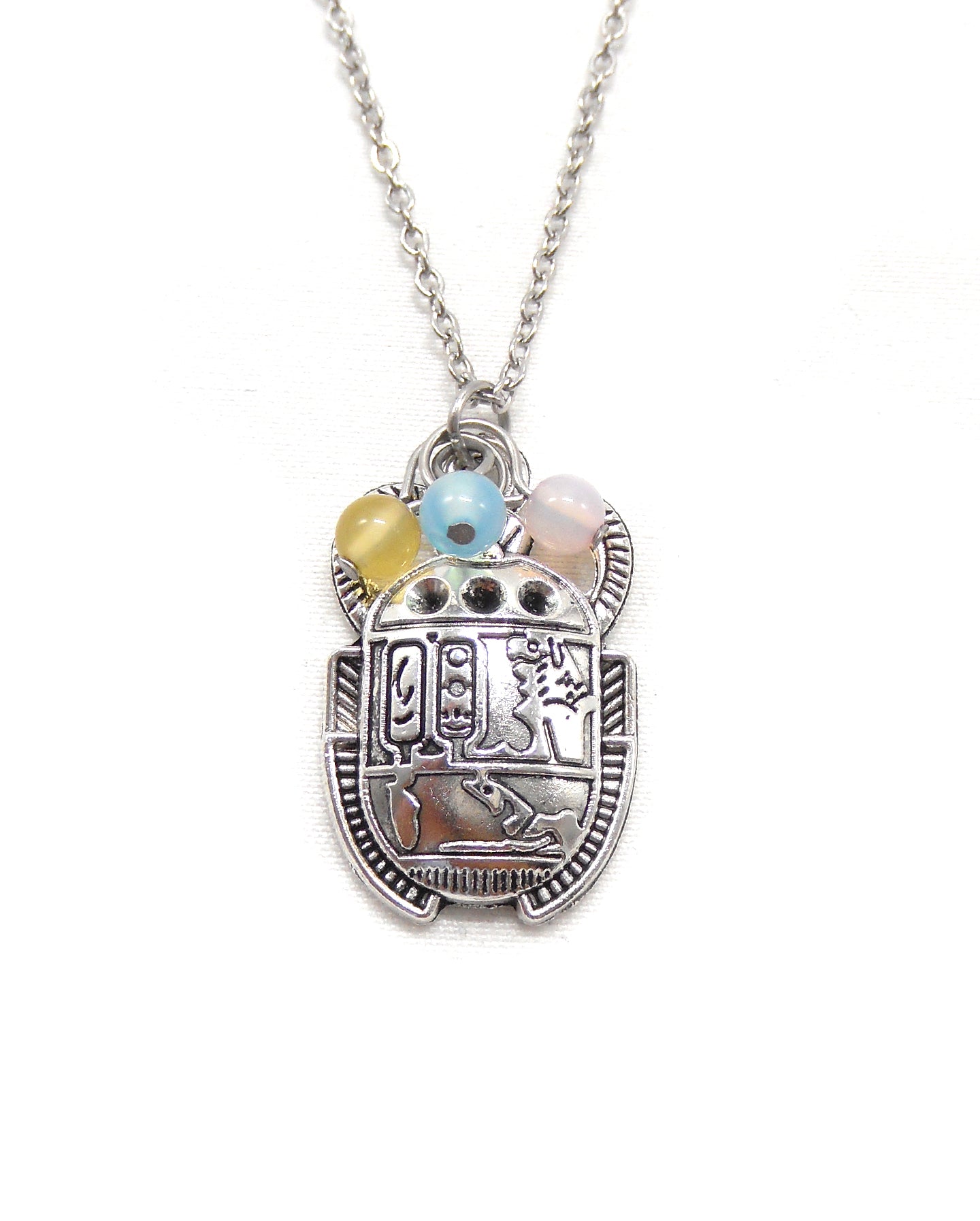 Collier totem scarabée perlé pierres - SCARABEE