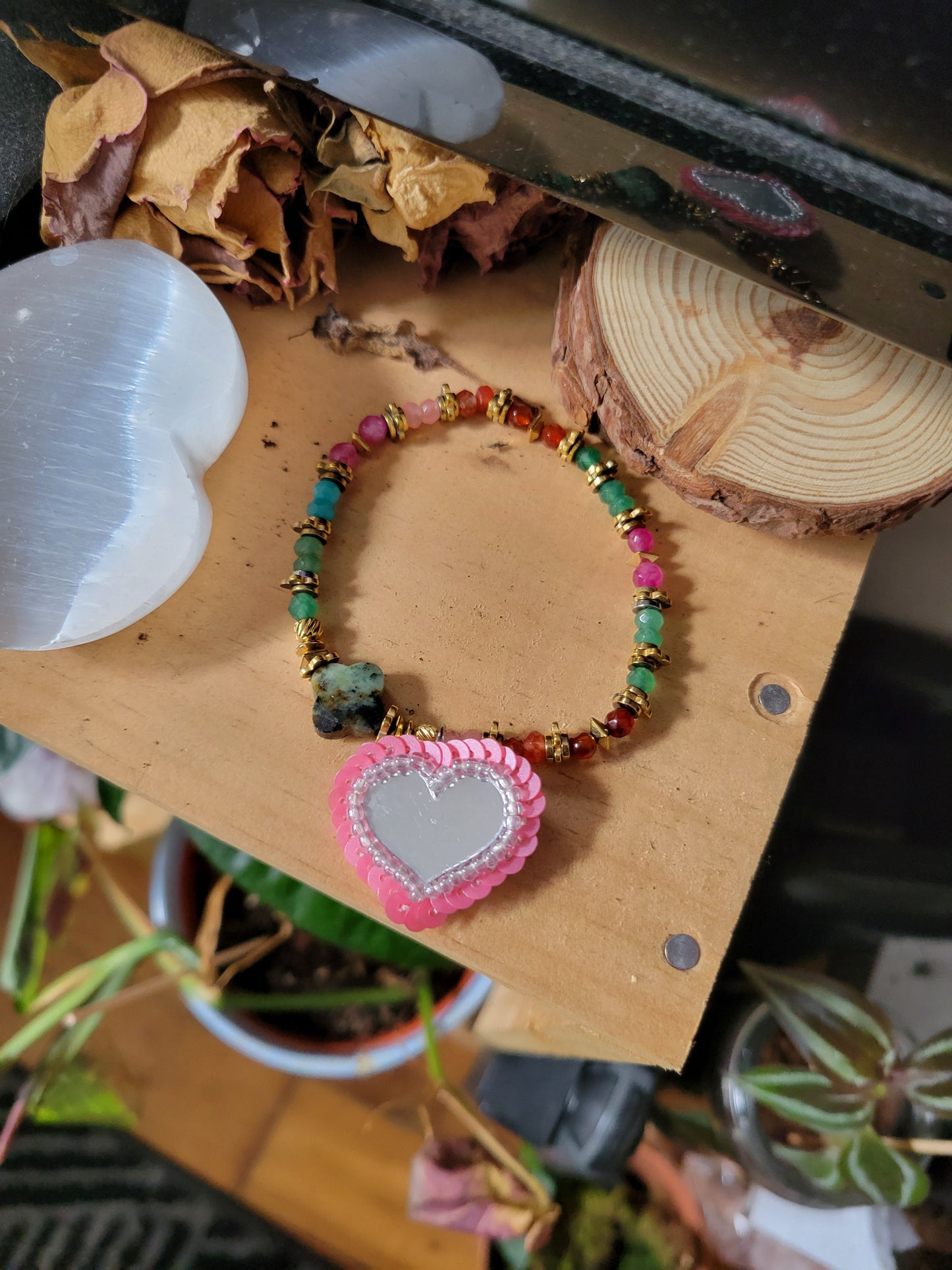 Bracelet élastique pierres et cœur brodé main - HALE