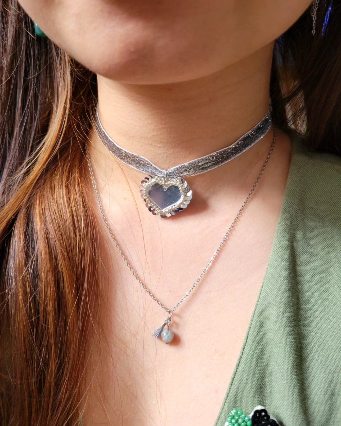 Collier bohème pierre et mini pompon - CALIE
