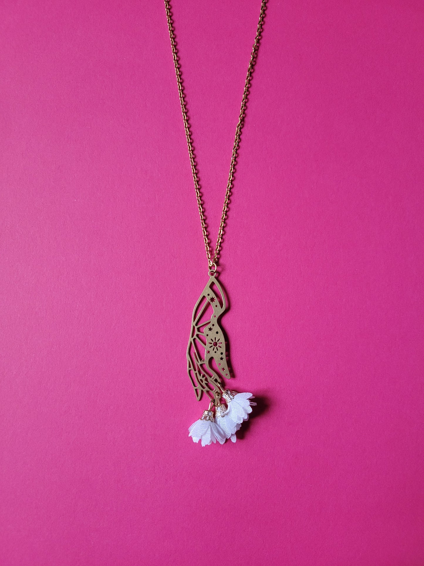 Collier main délicate pompons fleurs - HANNAA
