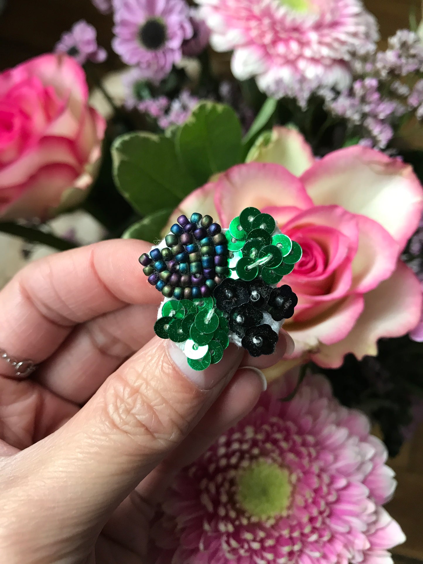 Broche brodée main chance - TREFLE